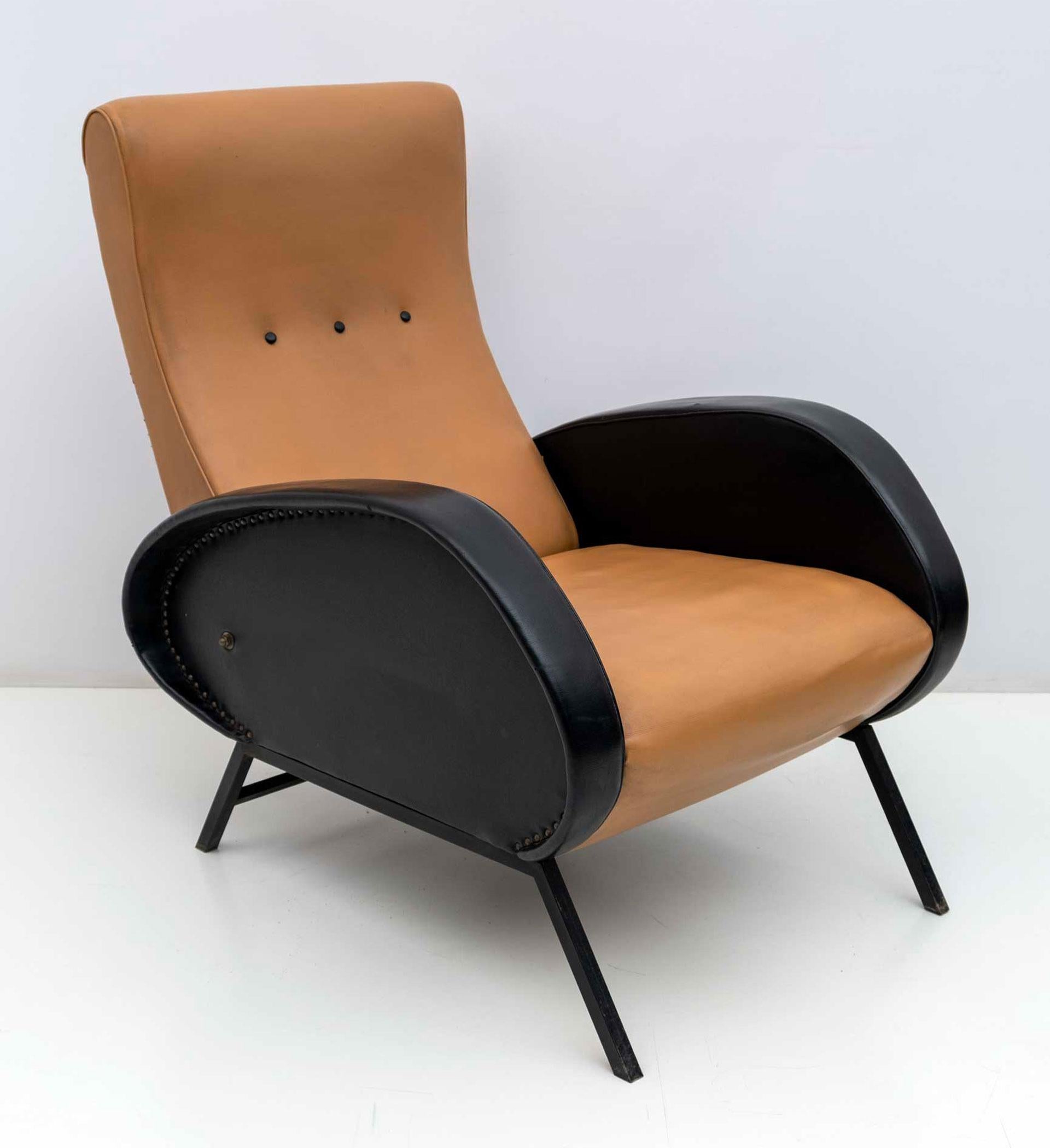 Pair of Marco Zanuso Mid-Century Modern Italian Leather Reclining Armchairs, 50s For Sale 3