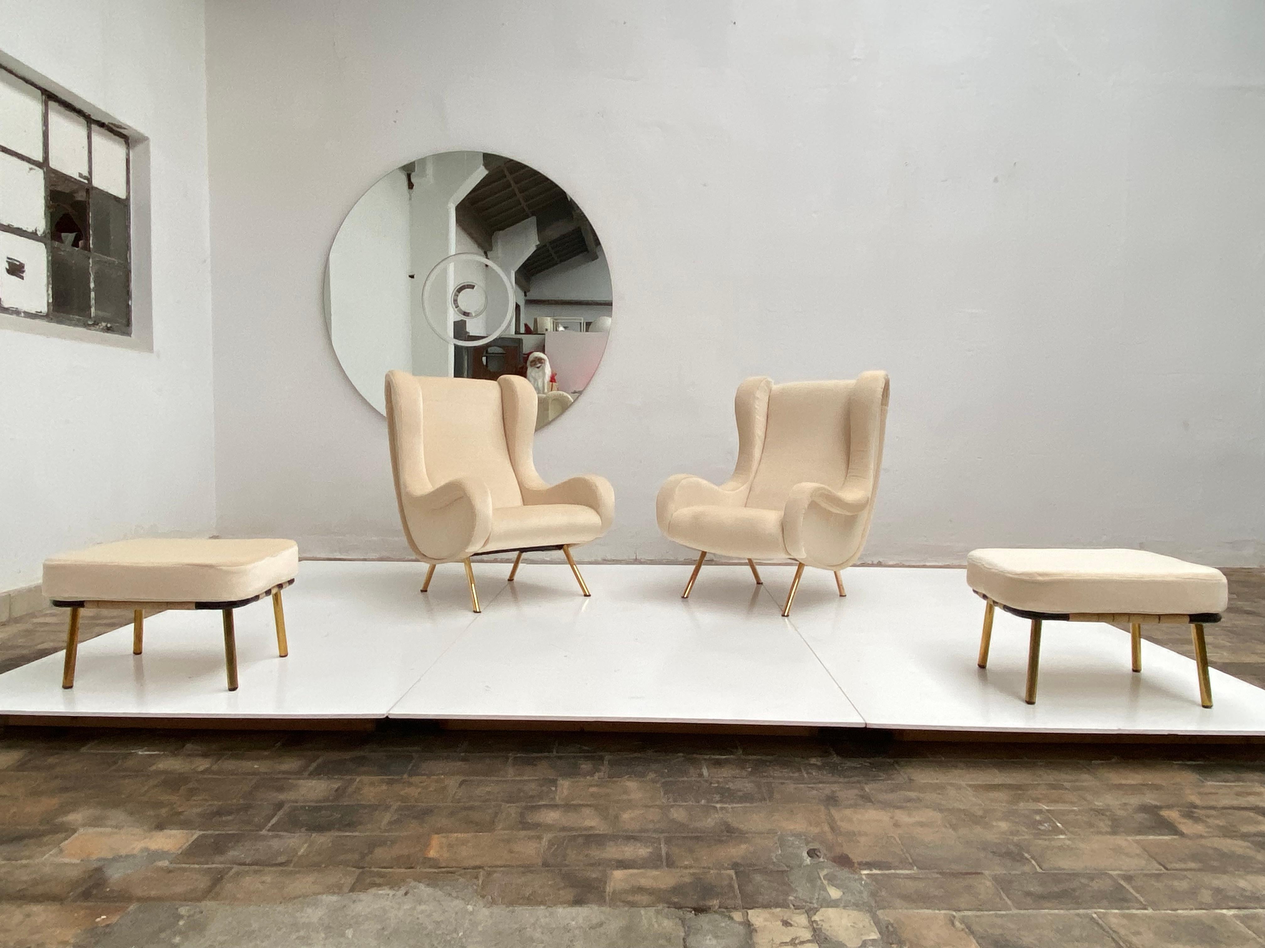 Paar Marco Zanuso ''Senior'' Stühle aus Mohair-Samt + Ottomane Arflex, Italien, 1951 (Moderne der Mitte des Jahrhunderts) im Angebot