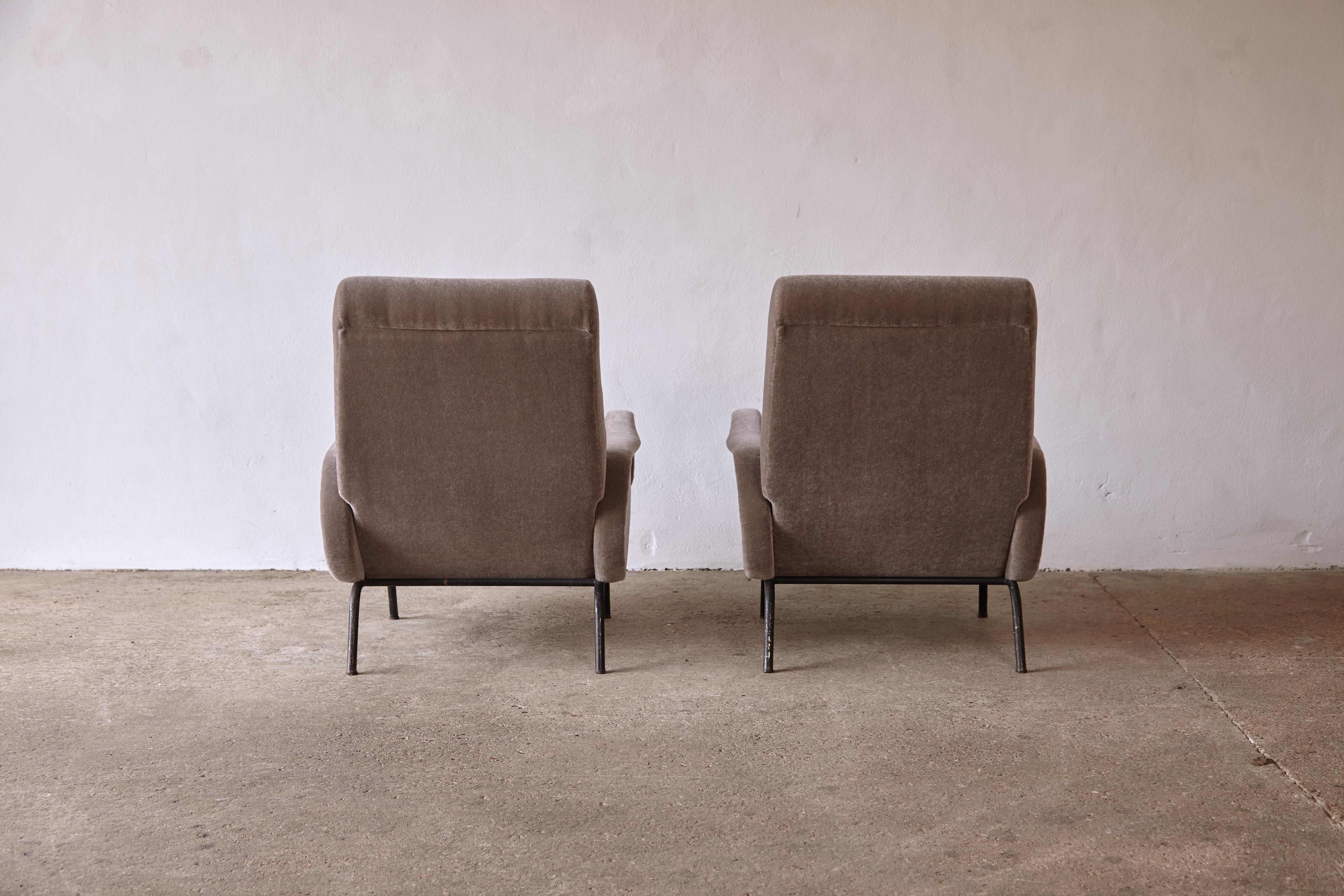 Pair of Marco Zanuso Style Reclining Lady Chairs in 100% Mohair, Italy, 1960s 2