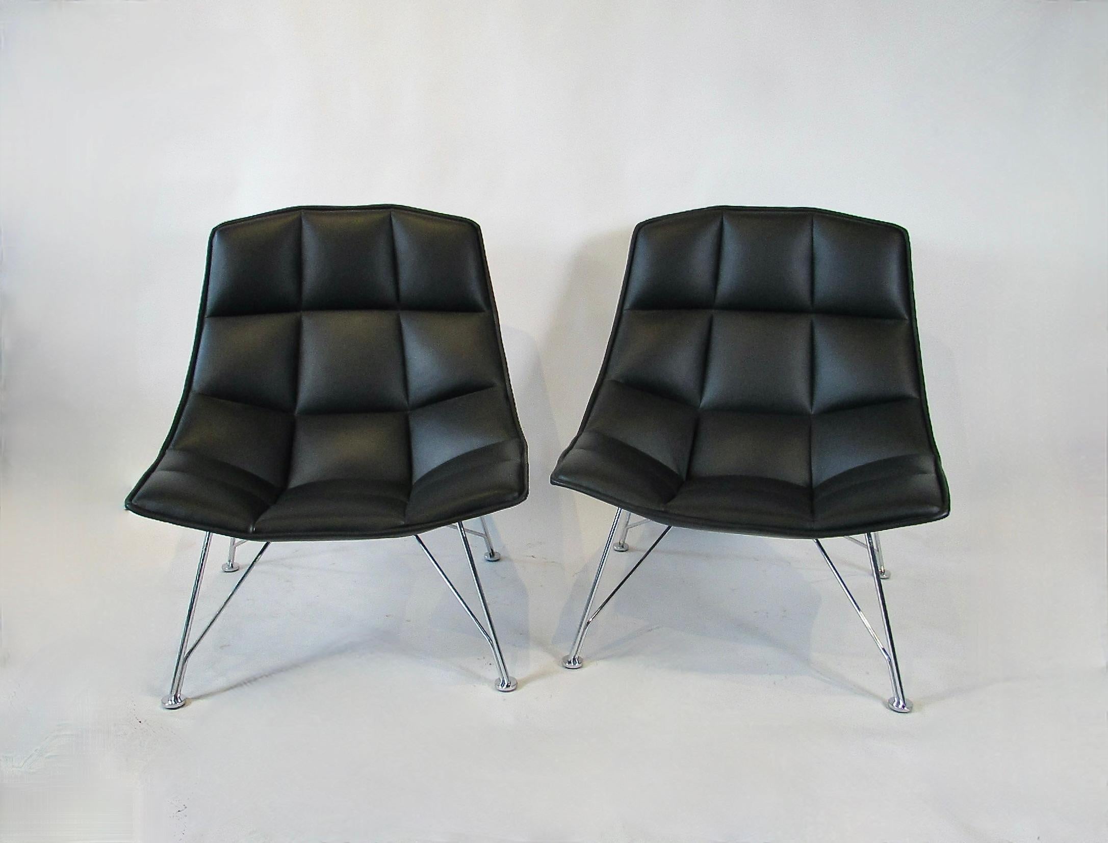 Dans mon esprit, il s'agit de la  Chaise d'utérus du 21e siècle . Les salons Jehs+Laub pour Knoll . L'assise large et le dossier confortable permettent de s'y lover facilement.  Chaise longue d'une simplicité saisissante, conçue par l'équipe de
