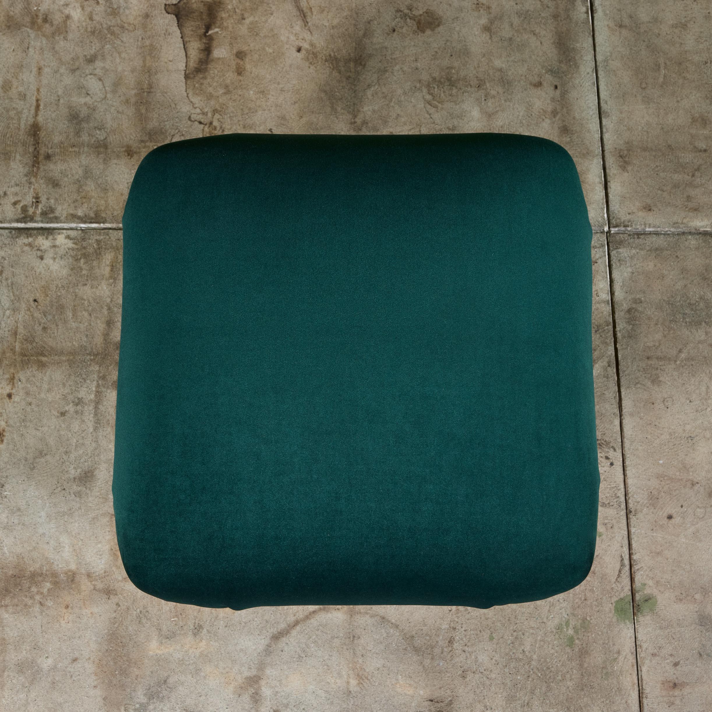 Paire de poufs Marge Carson en velours vert en vente 6