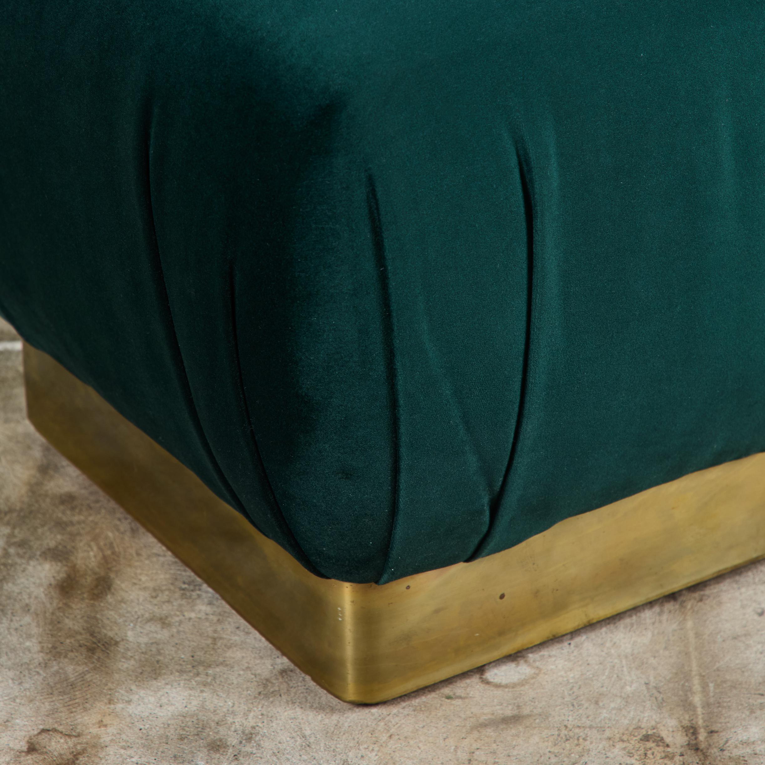 Paire de poufs Marge Carson en velours vert en vente 7