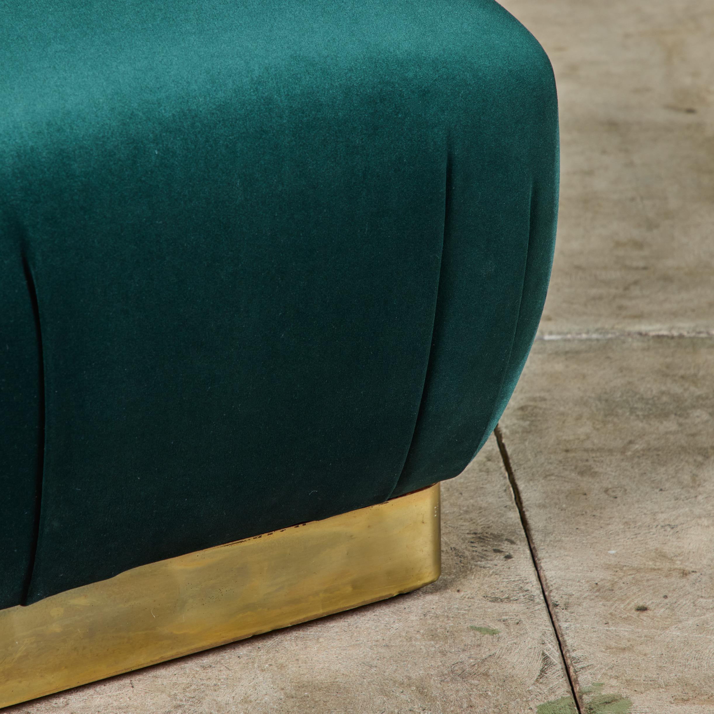 Paire de poufs Marge Carson en velours vert en vente 10