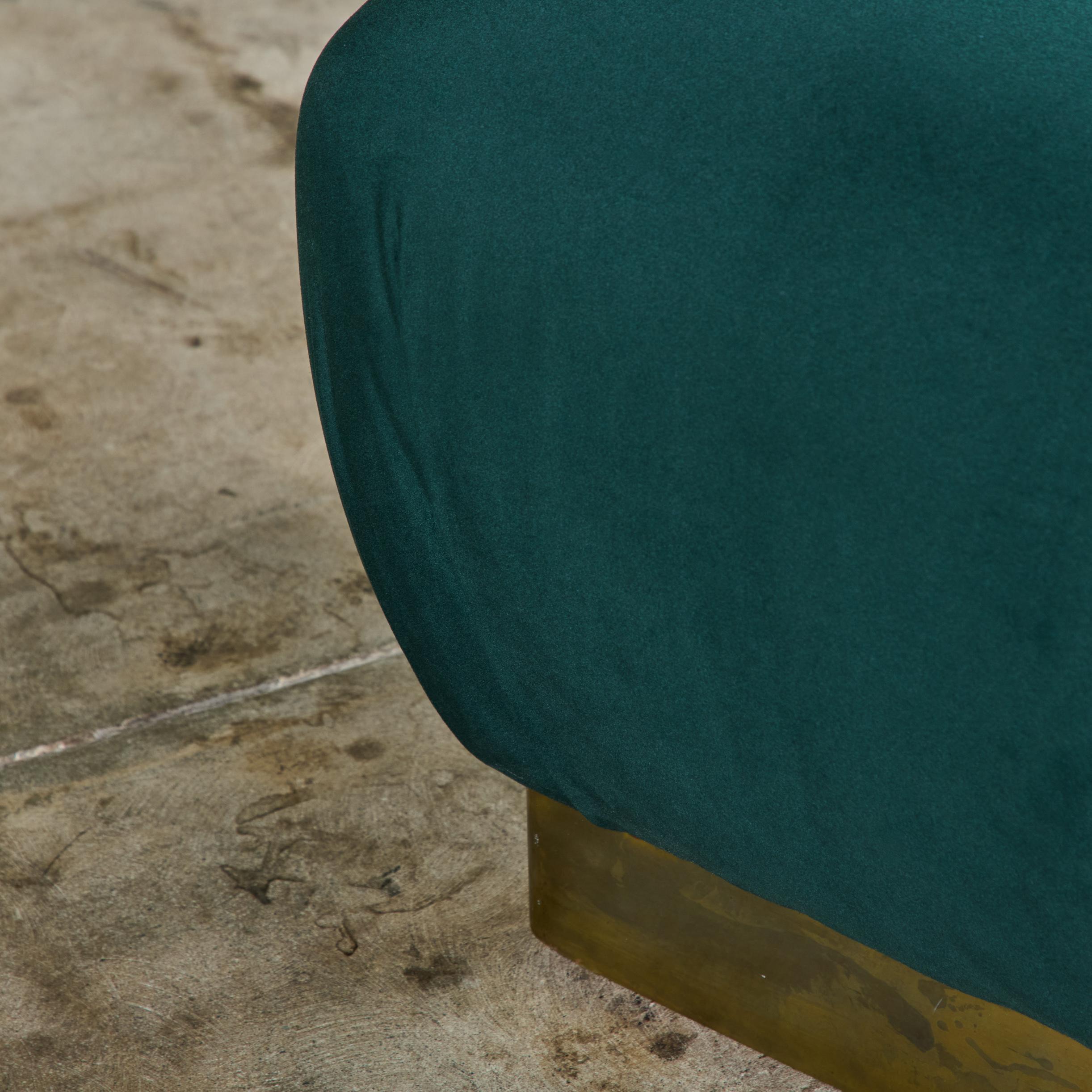 Paire de poufs Marge Carson en velours vert en vente 11