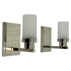 Coppia di appliques in nichel "Six of One" di Marian Jamieson con vetro smerigliato