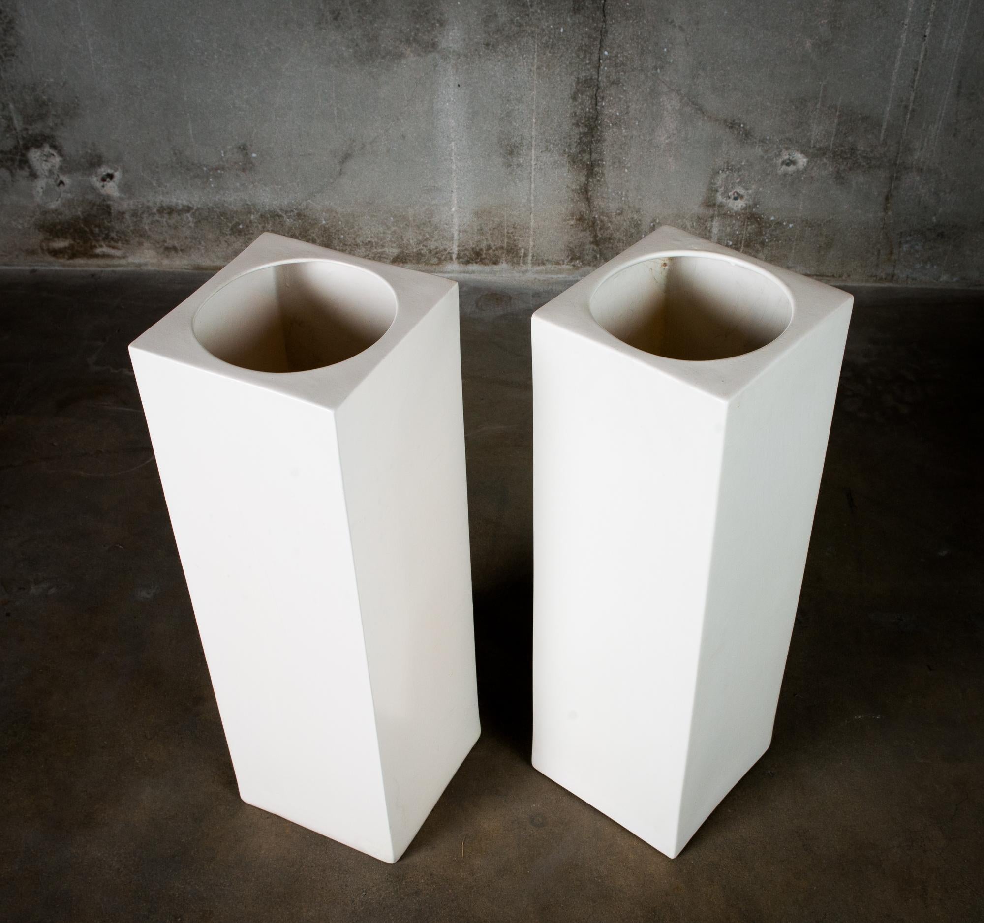 Pair of Marilyn Kay Austin Square Vases or Planters In Excellent Condition In Los Angeles, CA