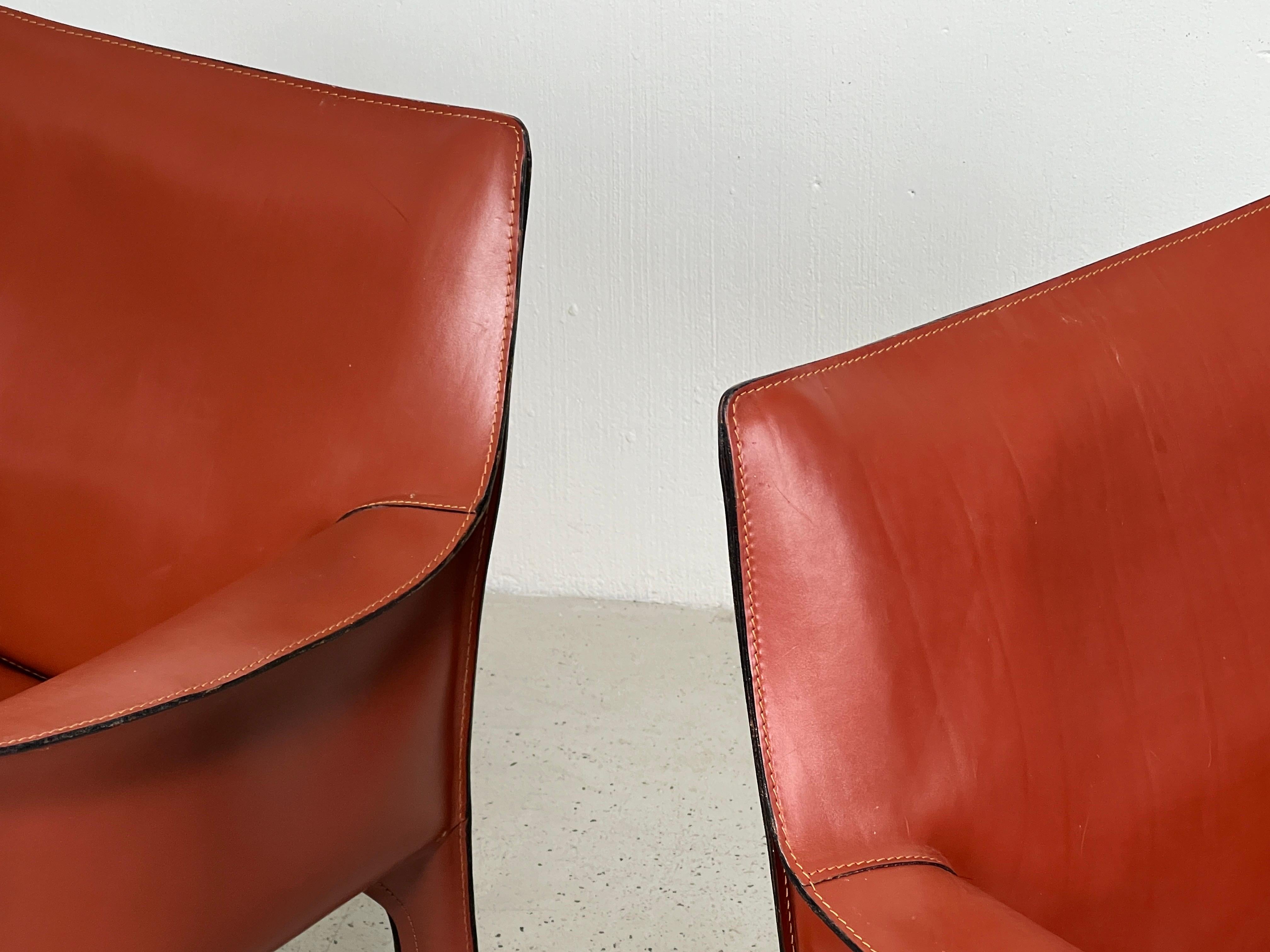 Pair of Mario Bellini 414 Cab Lounge Chairs for Cassina In Good Condition For Sale In Dallas, TX