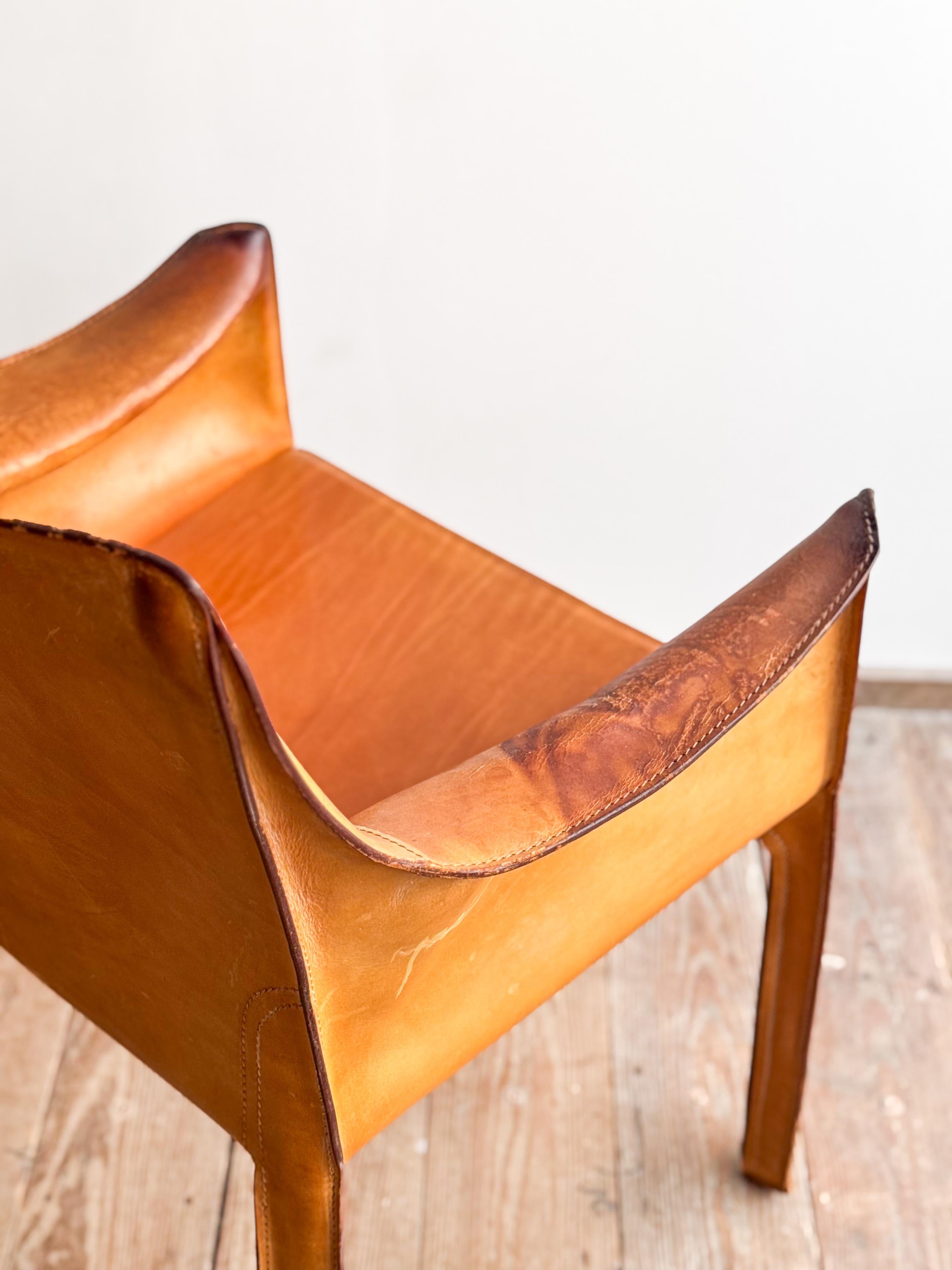 Coppia di poltrone in pelle Mario Bellini Cab 413 per Cassina, Italia, anni '70 in vendita 5