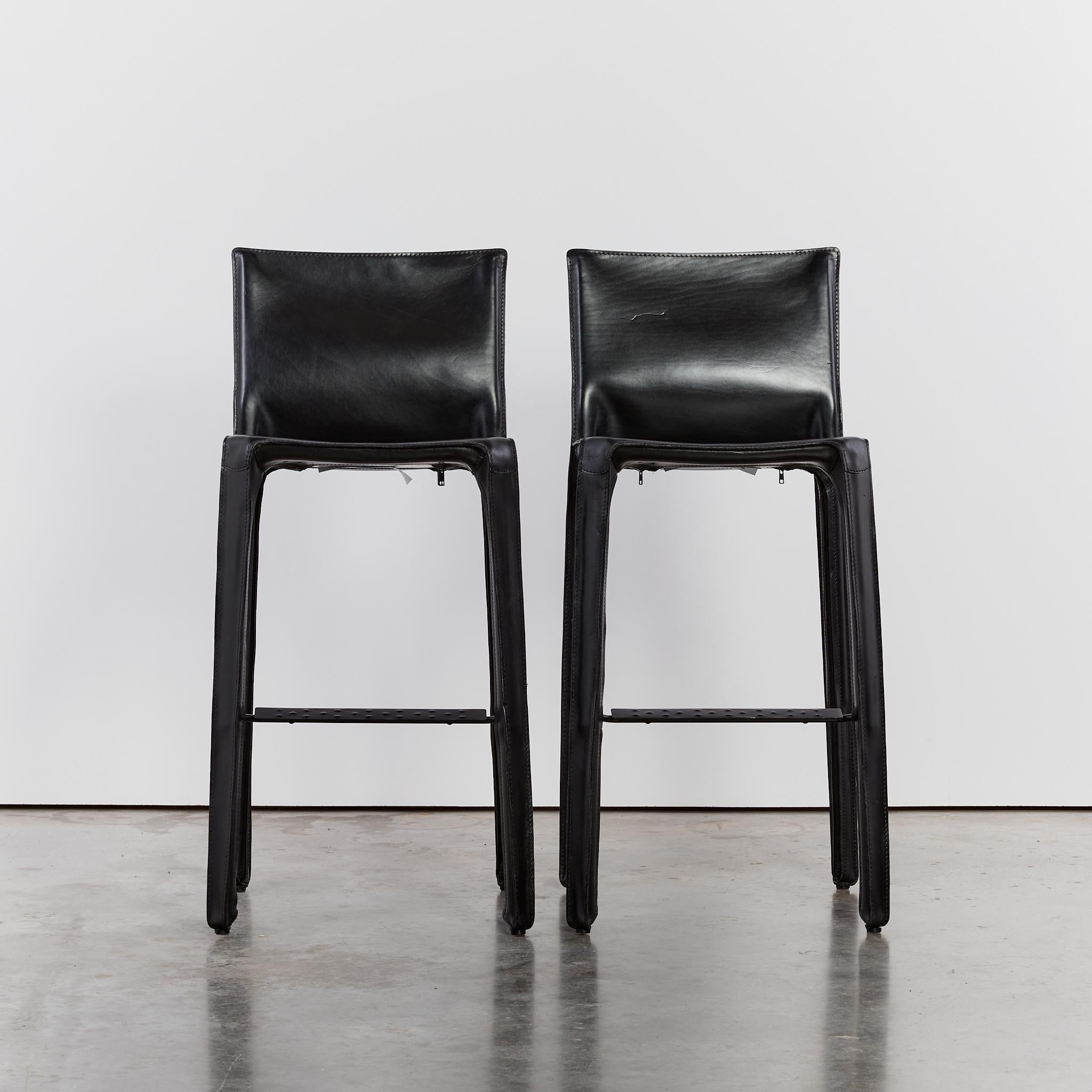 Pair of Mario Bellini CAB Bar Stools for Cassina in Black Leather In Good Condition In London, GB