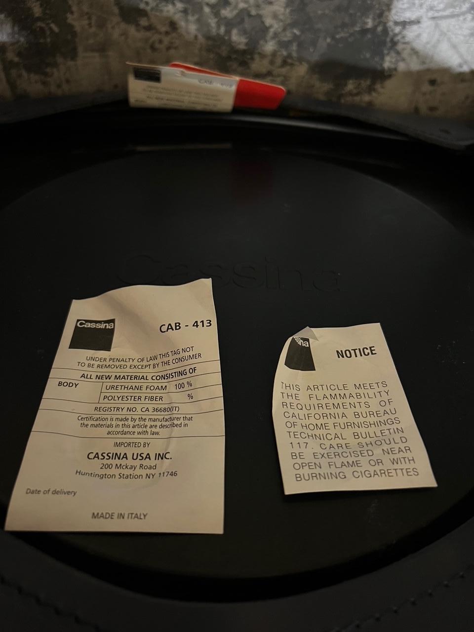 Pair of Mario Bellini for Cassina 'CAB 413' Dining Chairs in Navy Blue Leather In Good Condition For Sale In Southampton, NY