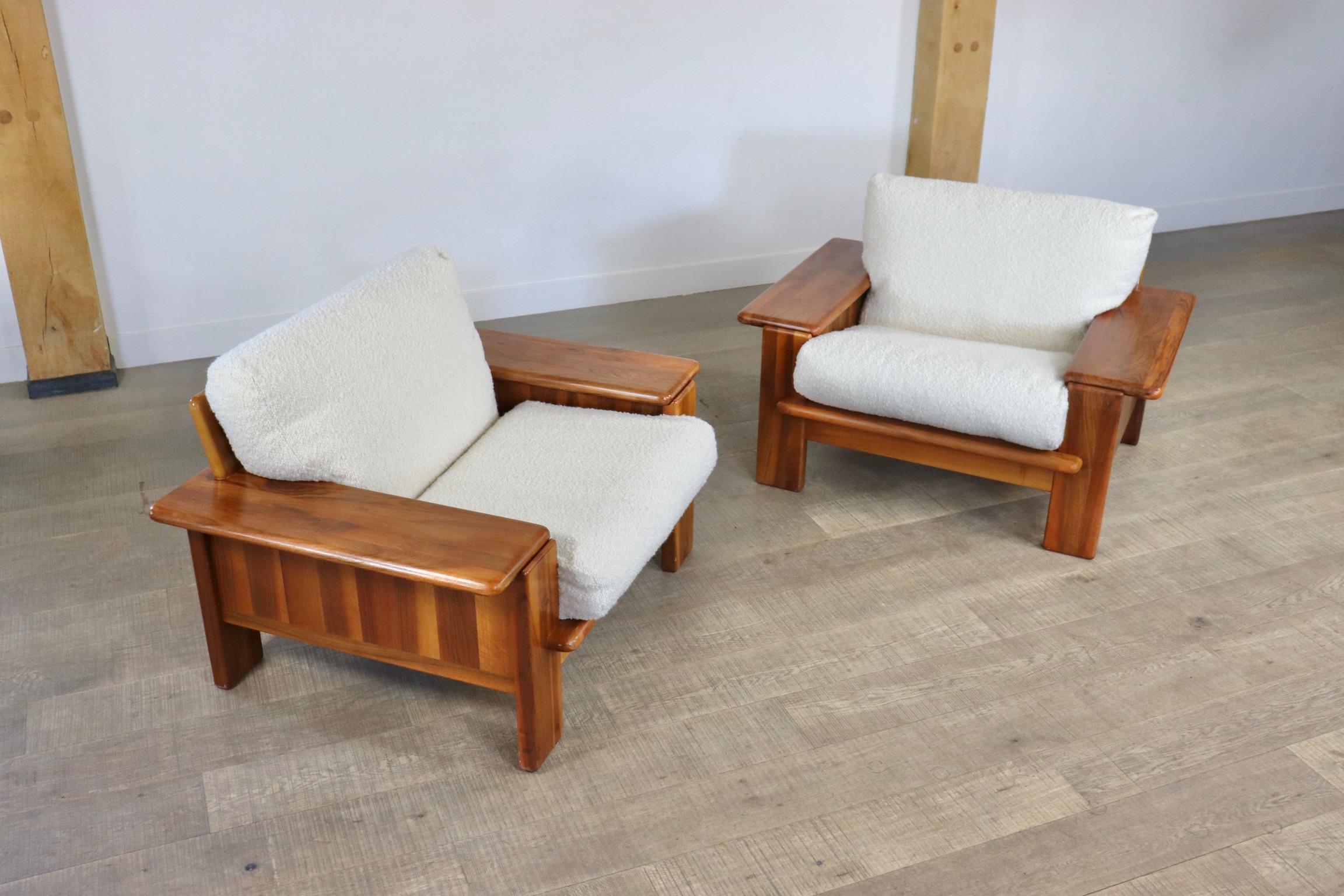 Pair of Mario Marenco Lounge chairs in bouclé for Mobilgirgi, 1970s 6