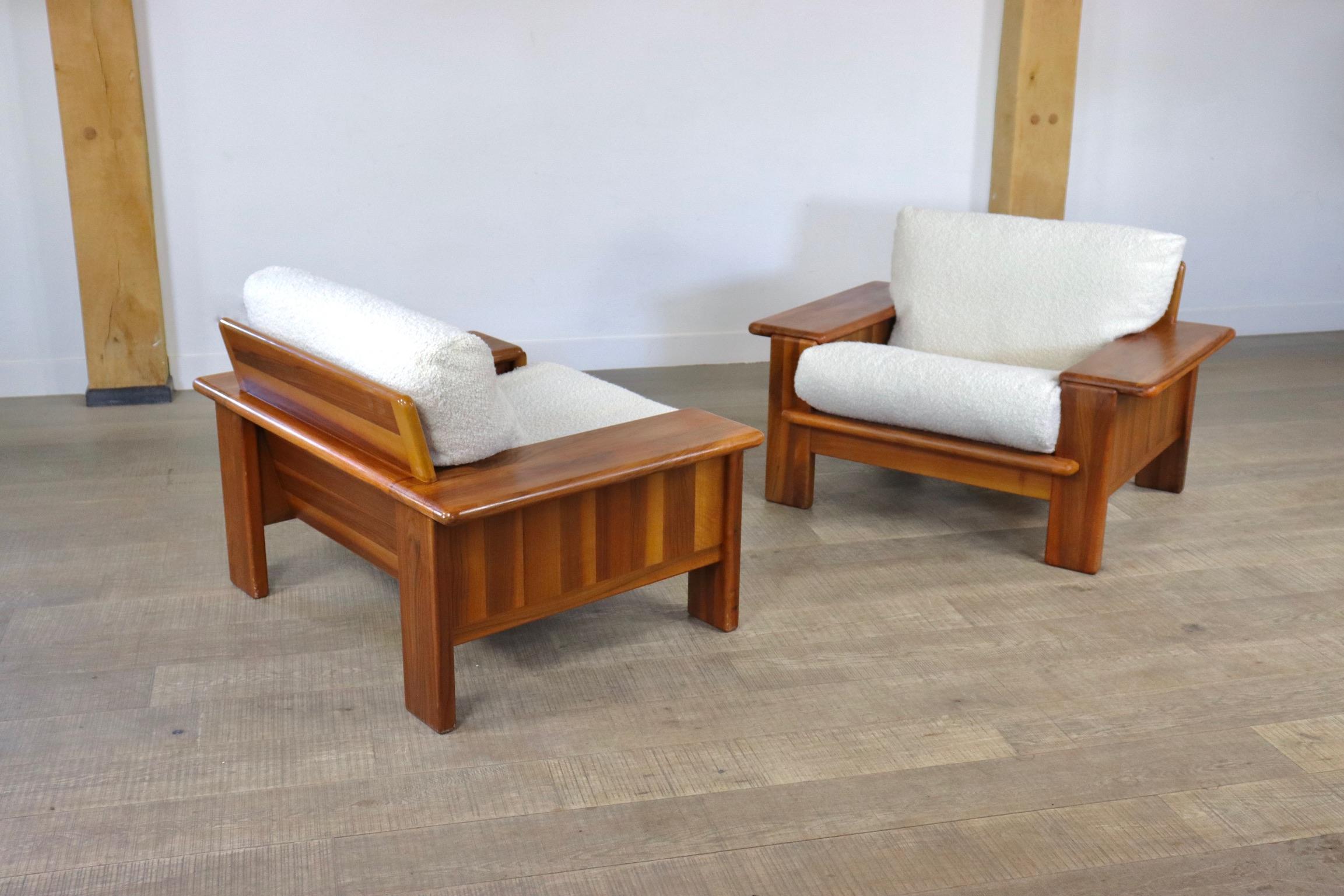 Pair of Mario Marenco Lounge chairs in bouclé for Mobilgirgi, 1970s 9