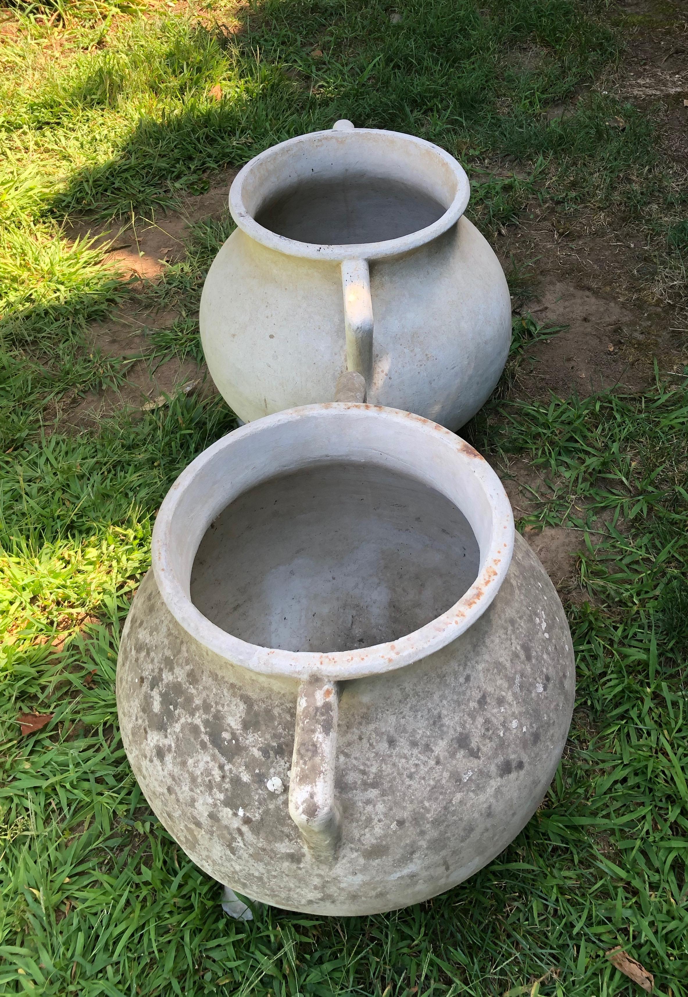 Pair of Marmite Cauldron-Form Planters Designed by Willy Guhl In Good Condition In Woodbury, CT