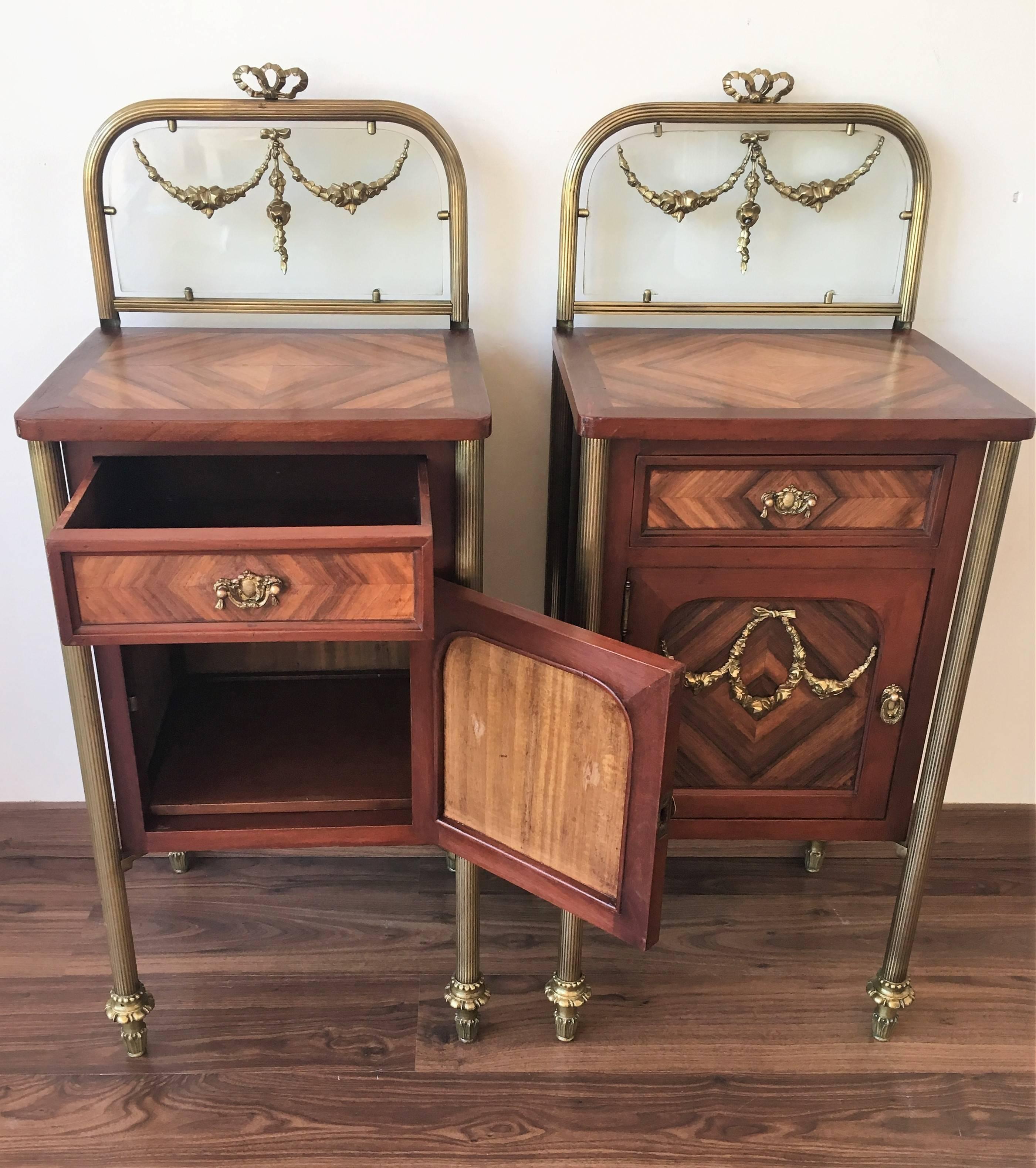 French Pair of Marquetry Art Deco Nightstands with Glass Crest and Bronze Legs