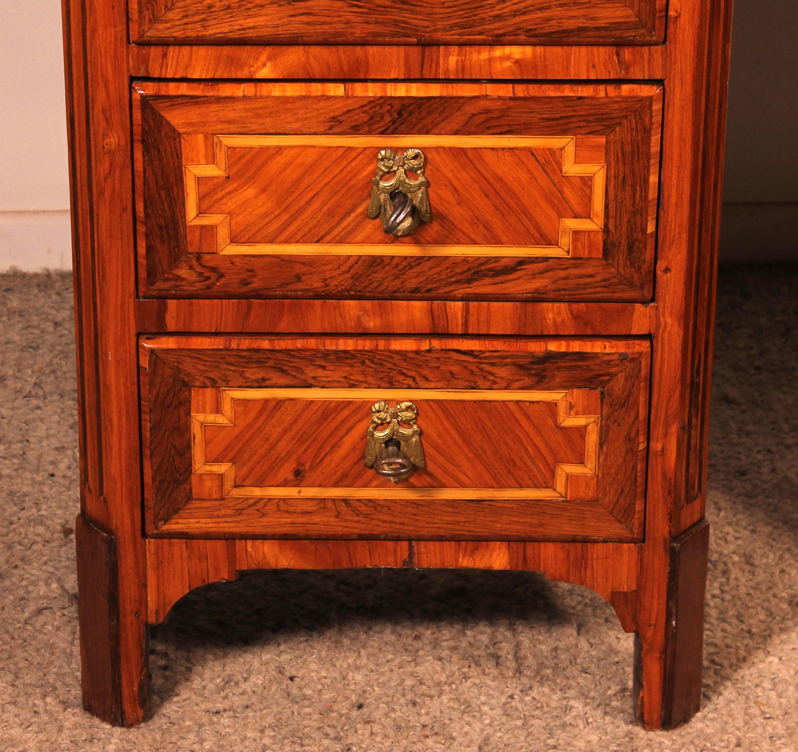 Pair Of Marquetry Bedside Tables - 18th Century From France In Good Condition For Sale In Brussels, Brussels