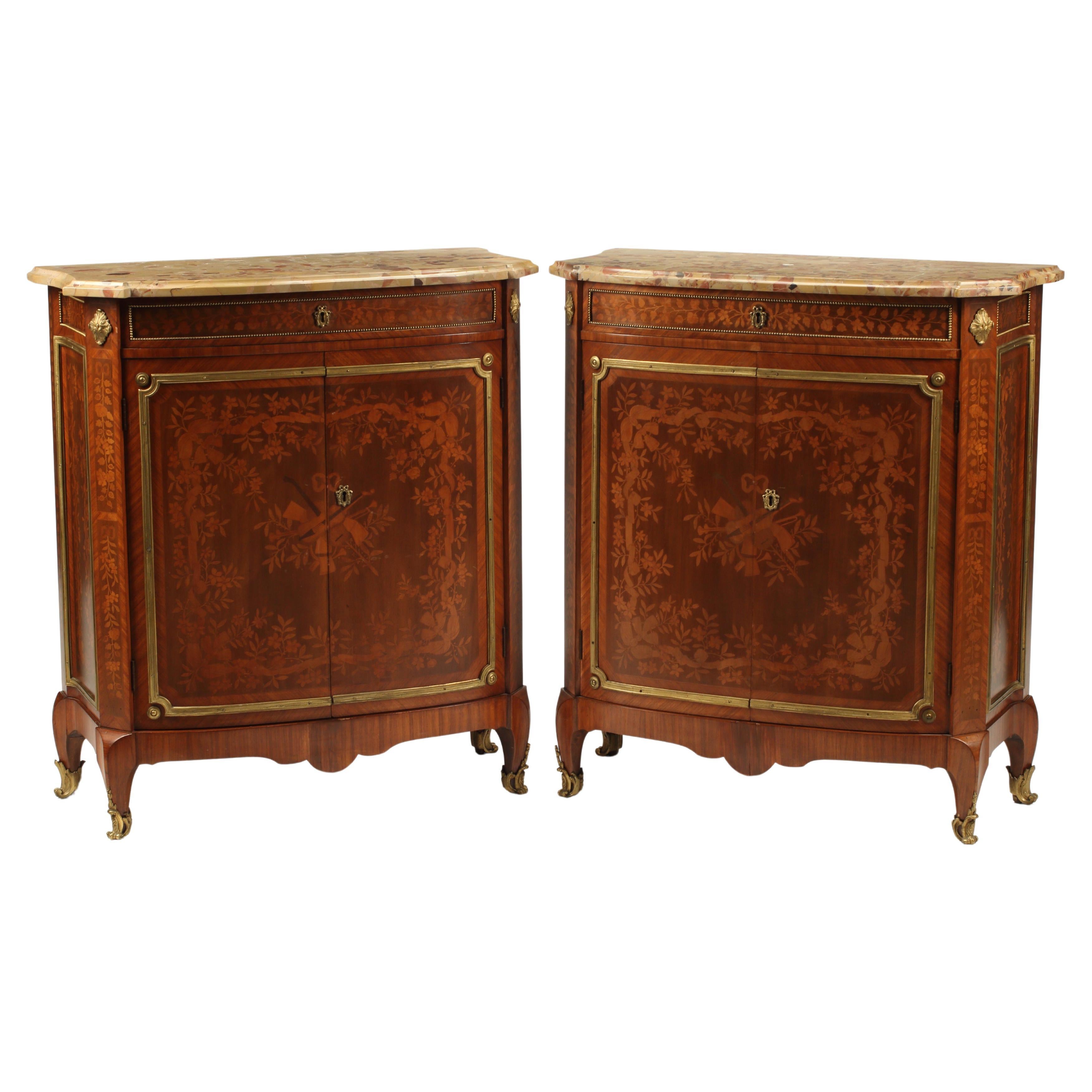 Coppia di armadi francesi in intarsio con montature in bronzo ormolato, fine XIX secolo