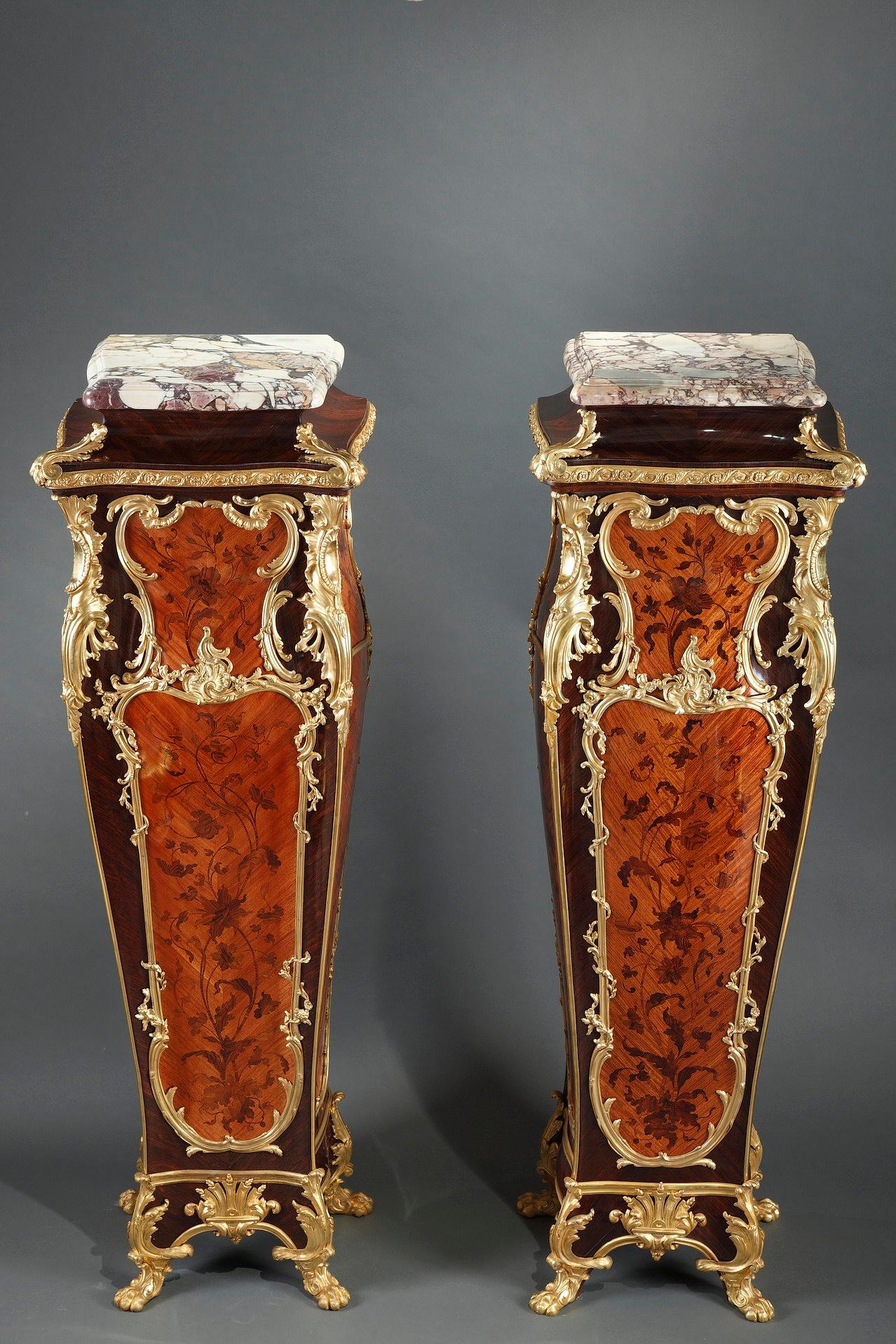 Louis XV Paire de piédestaux de marqueterie attribués à la Maison Millet, France, vers 1890 en vente