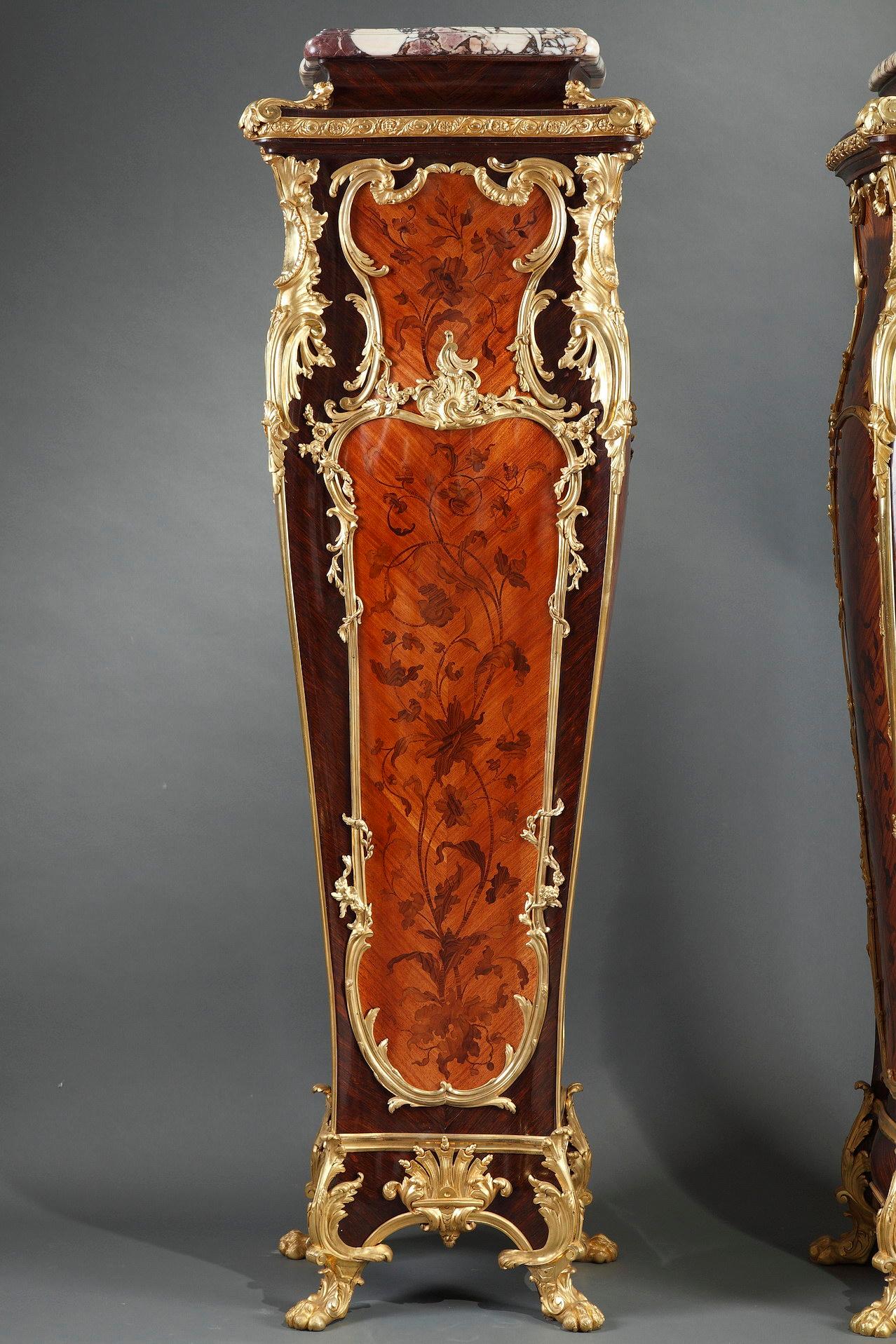 Doré Paire de piédestaux de marqueterie attribués à la Maison Millet, France, vers 1890 en vente
