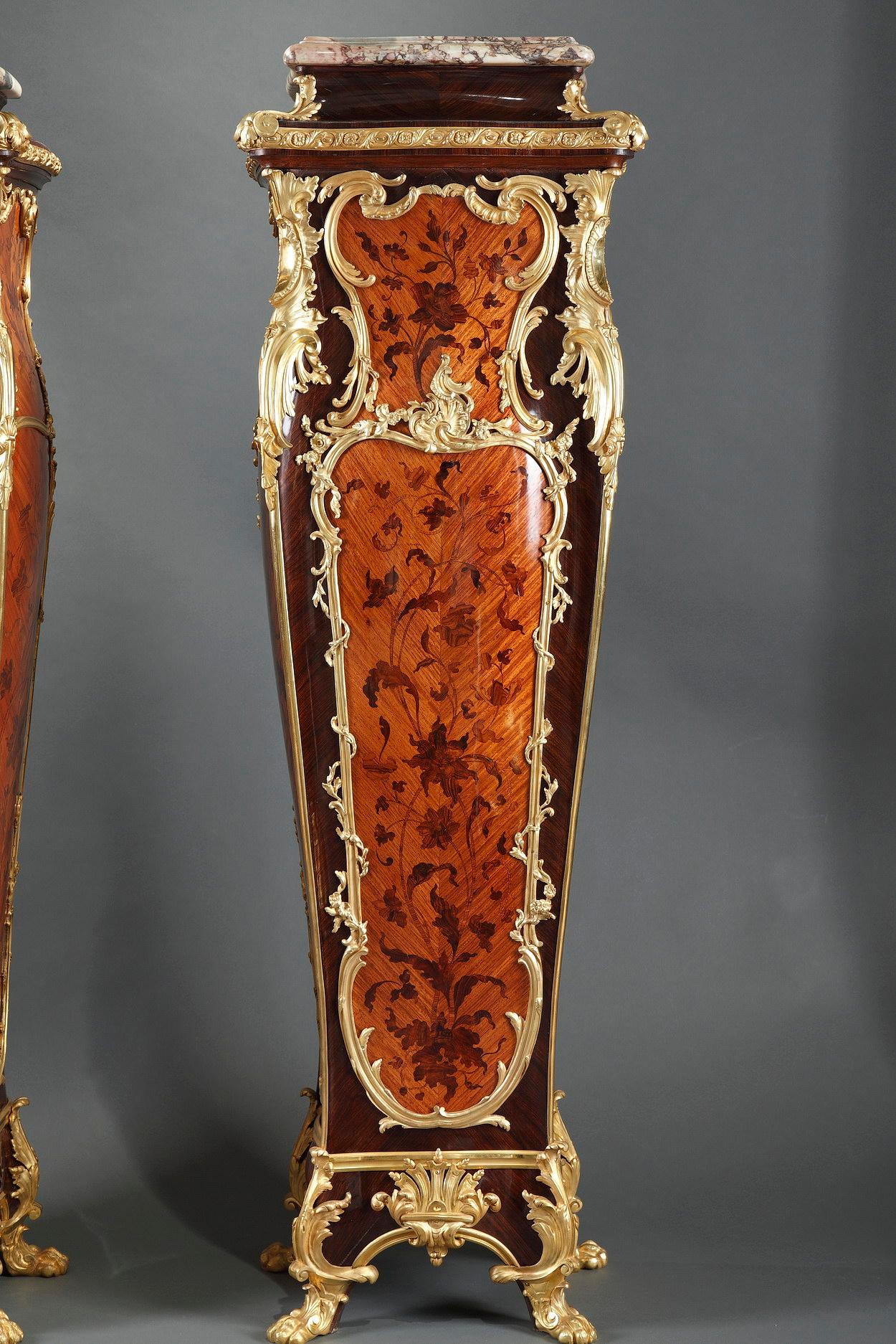 Fin du XIXe siècle Paire de piédestaux de marqueterie attribués à la Maison Millet, France, vers 1890 en vente