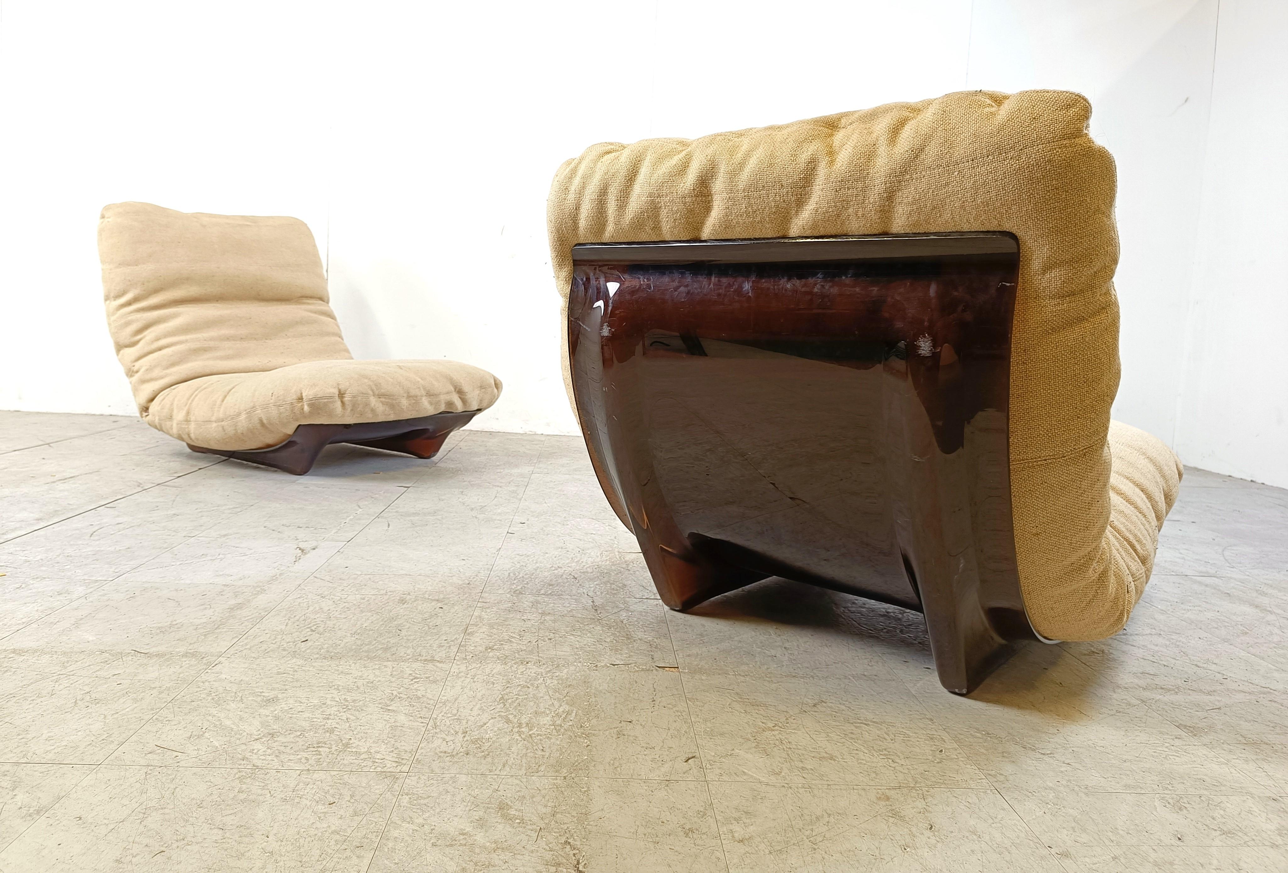 Pair of Marsala lounge chairs with matching tables by Michel Ducaroy  In Good Condition In HEVERLEE, BE