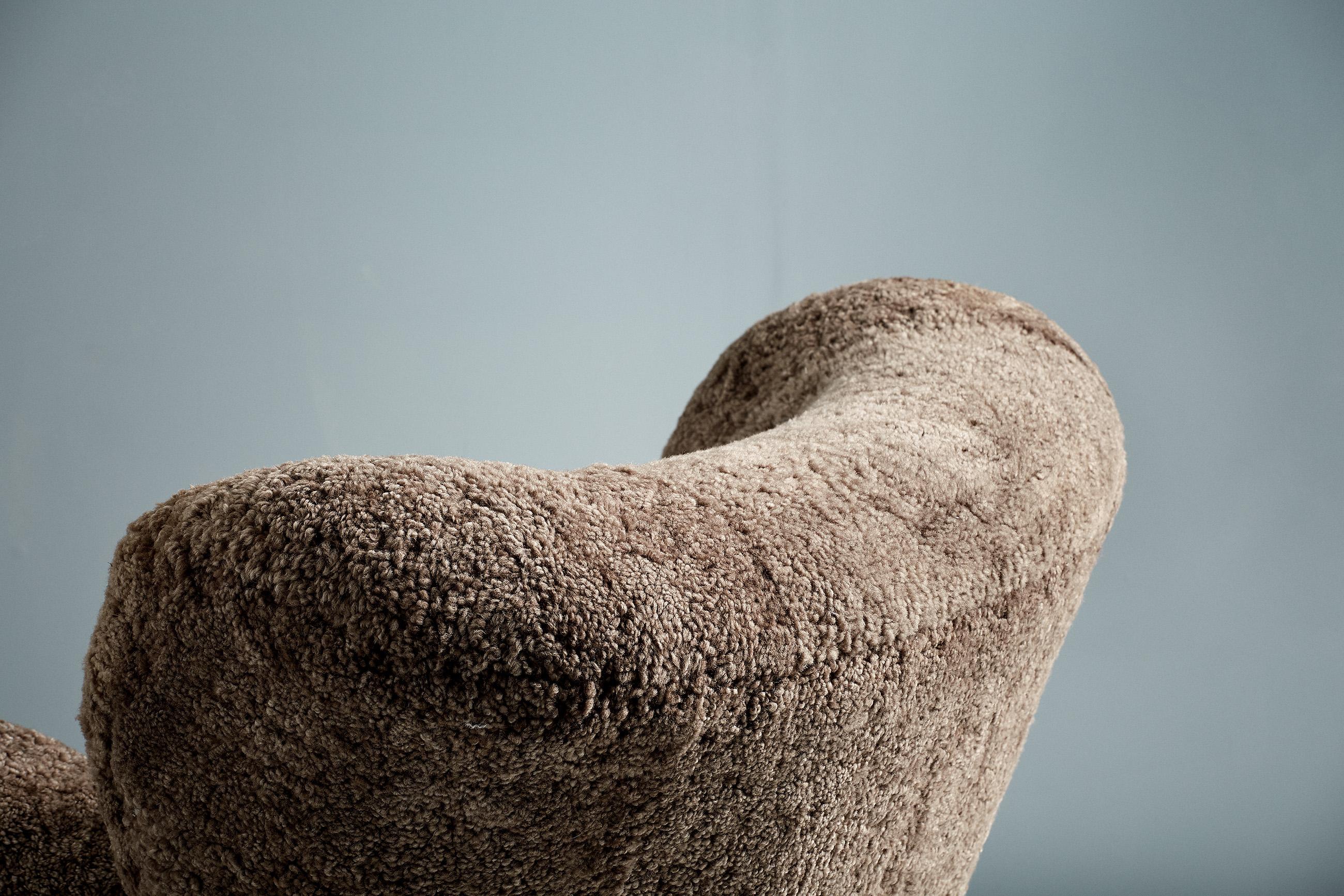 Pair of Marta Blomstedt 1930s Sheepskin Wing Chairs for the Hotel Aulanko 5