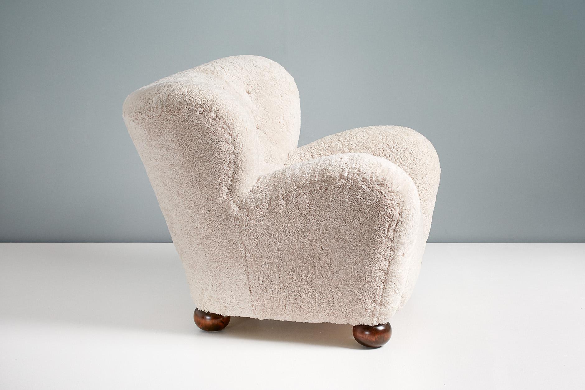 Paire de chaises à oreilles en peau de mouton des années 1930 pour l'hôtel Aulanko Excellent état à London, GB