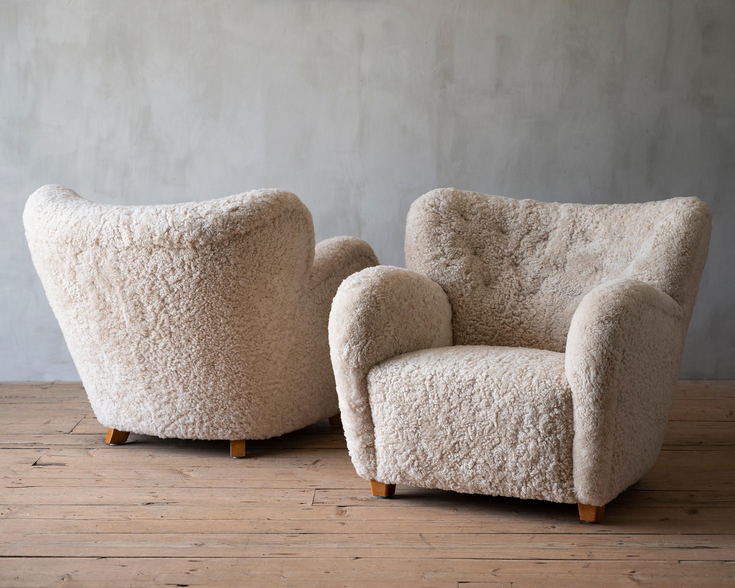 Cuir de mouton Paire de fauteuils de salon Marta Blomstedt 