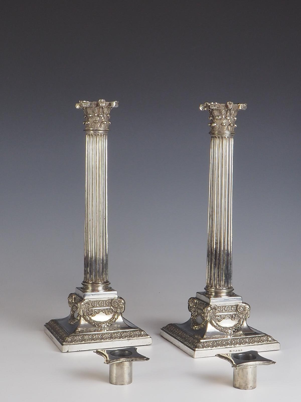 XIXe siècle Paire de chandeliers Martin Hall & Co en métal argenté, vers 1890 en vente