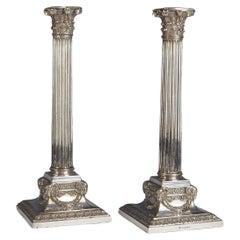Pareja de candeleros de plata Martin Hall & Co. c.1890