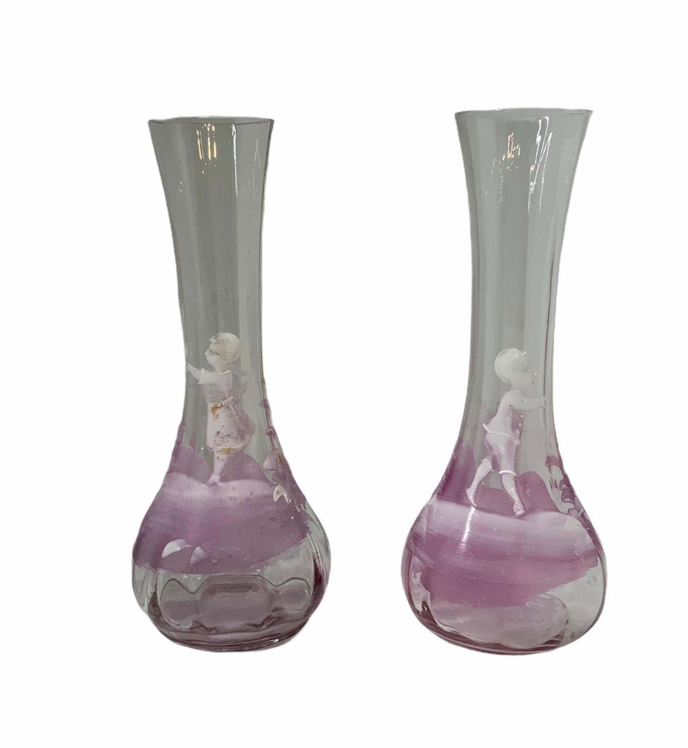 Pair of Mary Gregory Pink and Clear Glass Hand Painted Enameled Vases In Good Condition In Guaynabo, PR