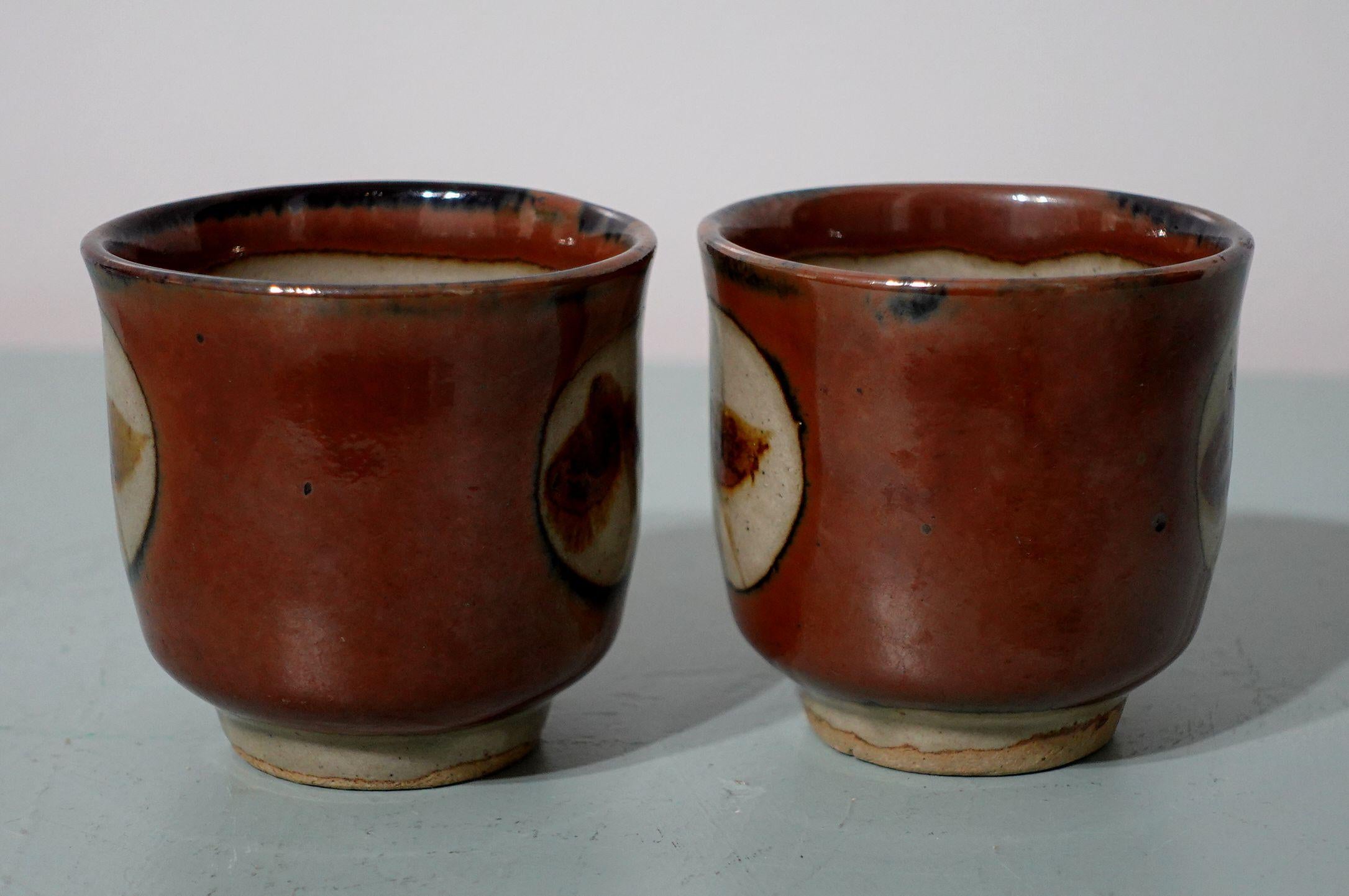 Paar Mashiko Yaki Japanische Mid-Century Studio Pottery Yunomi Töpferwaren (Moderne der Mitte des Jahrhunderts) im Angebot