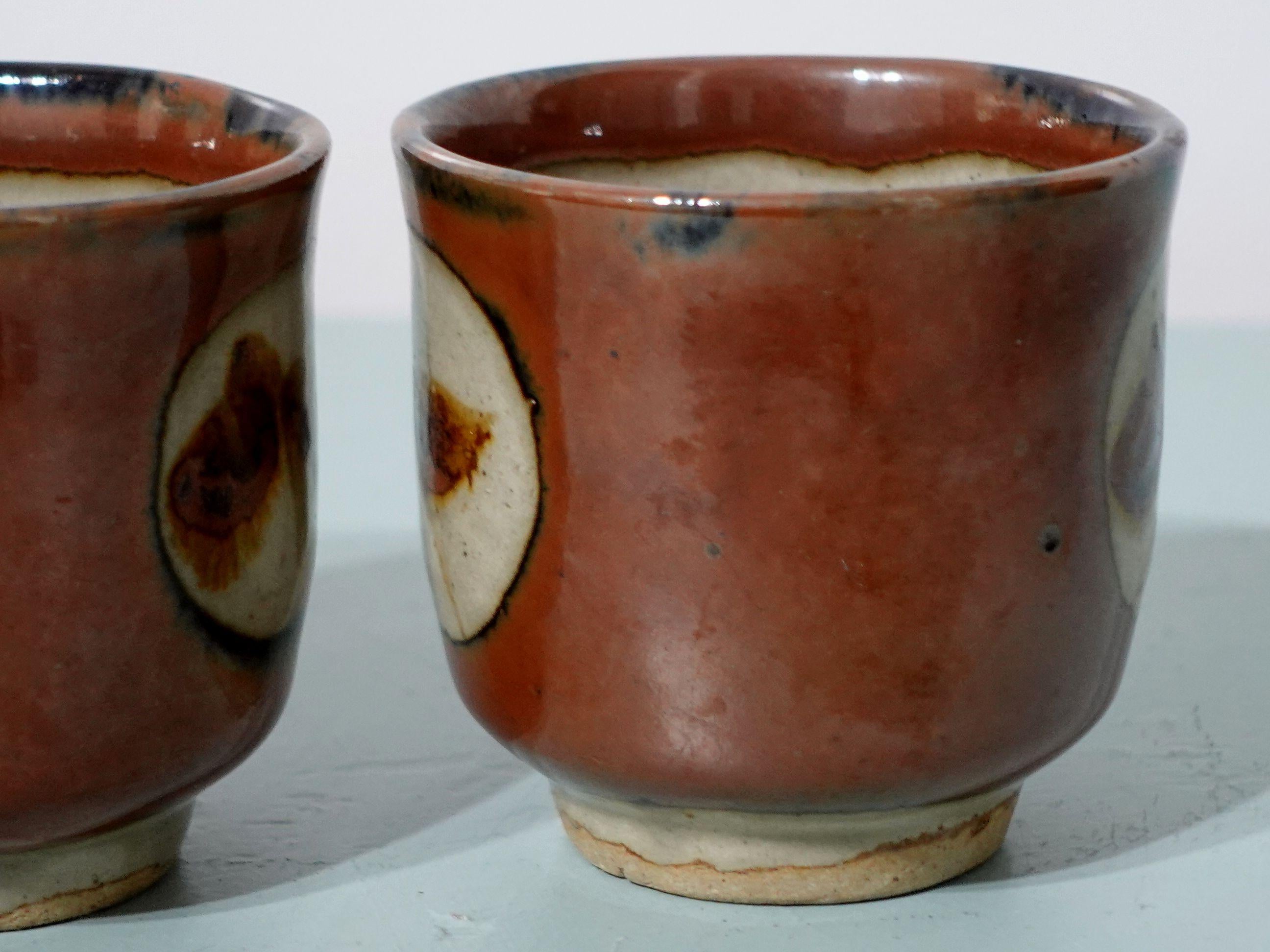 Paar Mashiko Yaki Japanische Mid-Century Studio Pottery Yunomi Töpferwaren (Handgefertigt) im Angebot