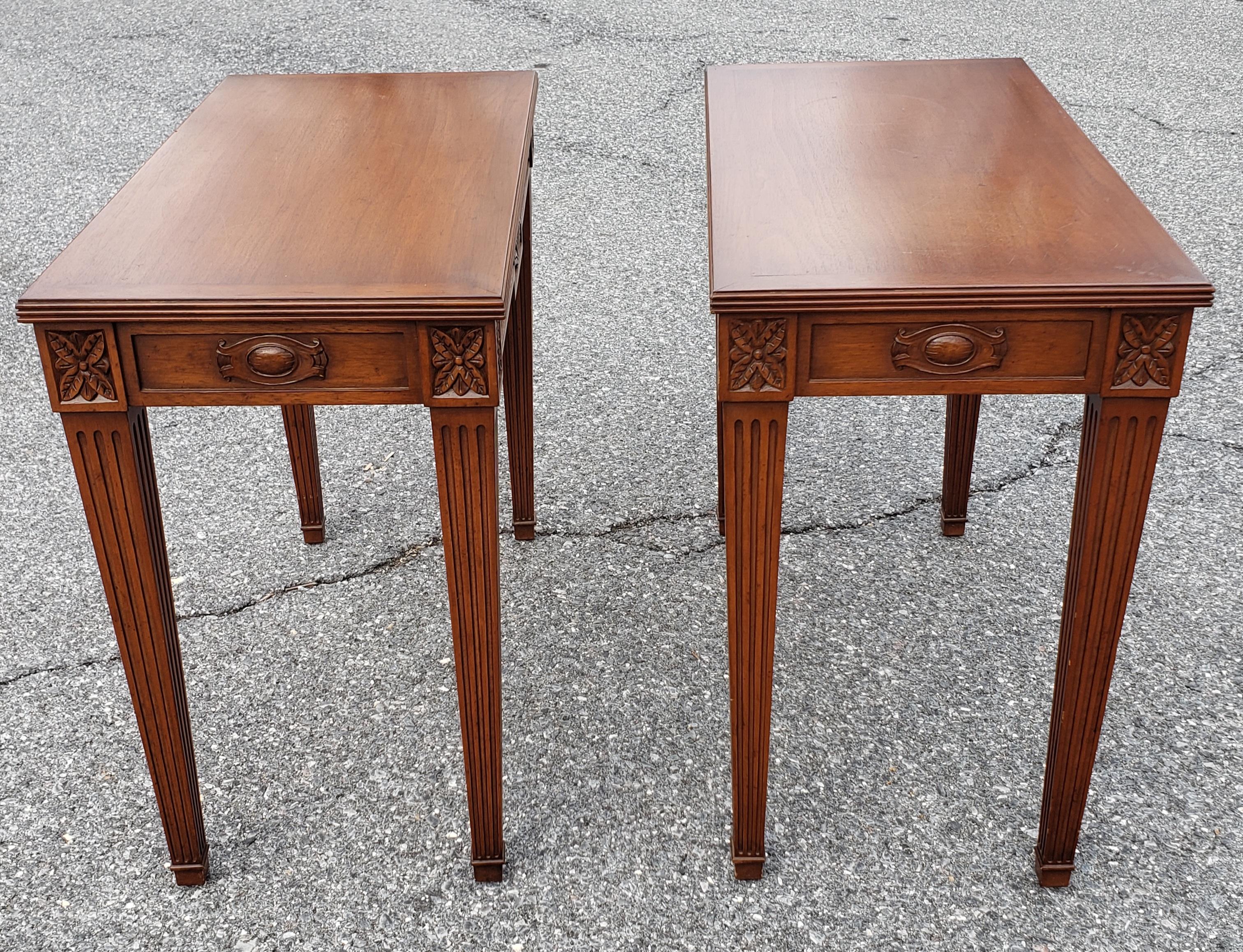 Pair of Maslow Freen Louis XVI Style Handcarved Carved Single Drawer Side Tables In Good Condition For Sale In Germantown, MD