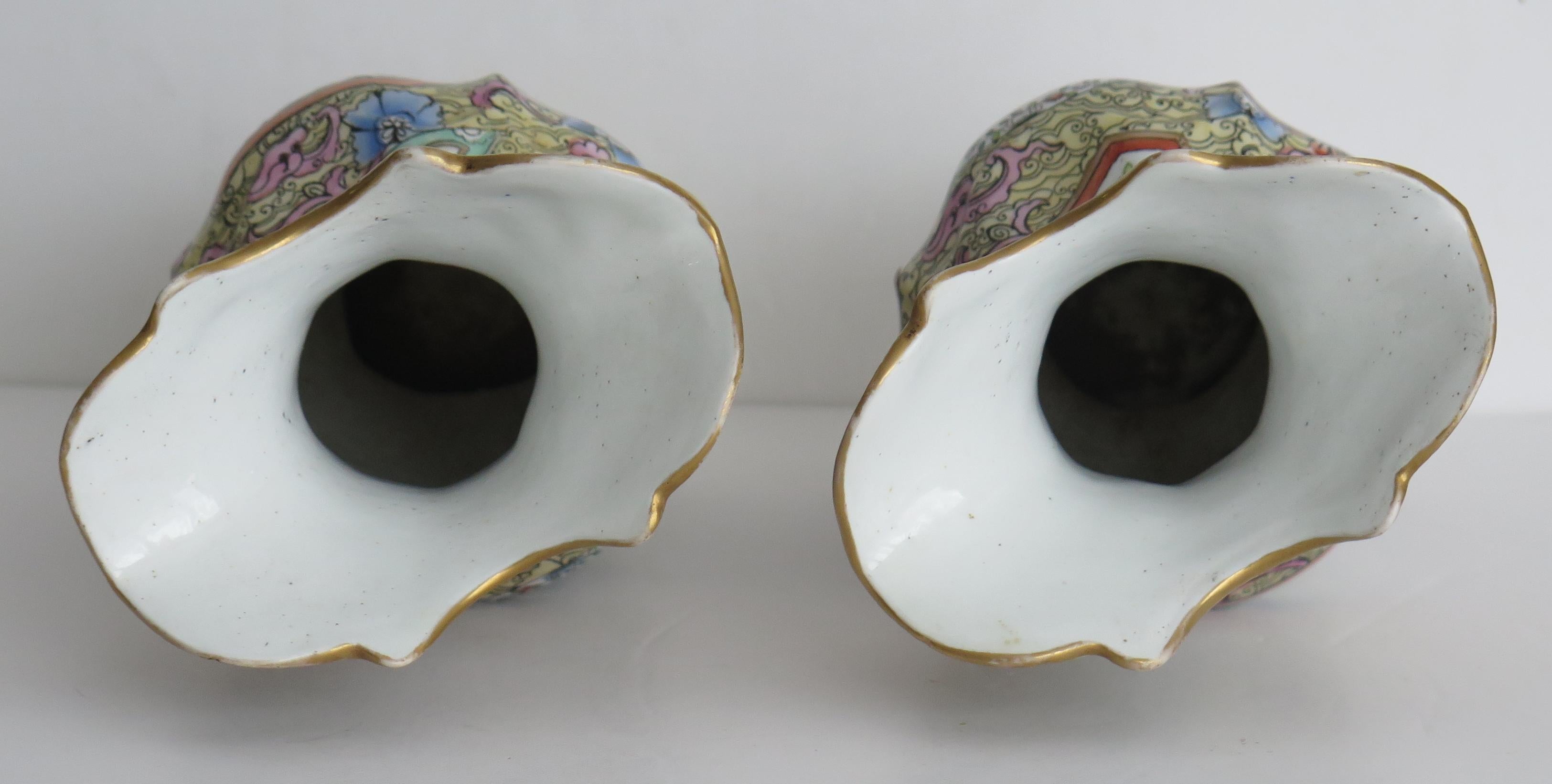 Pair of Mason's Ironstone Twin Handled Vases in Chinoiserie Pattern, circa 1820 6