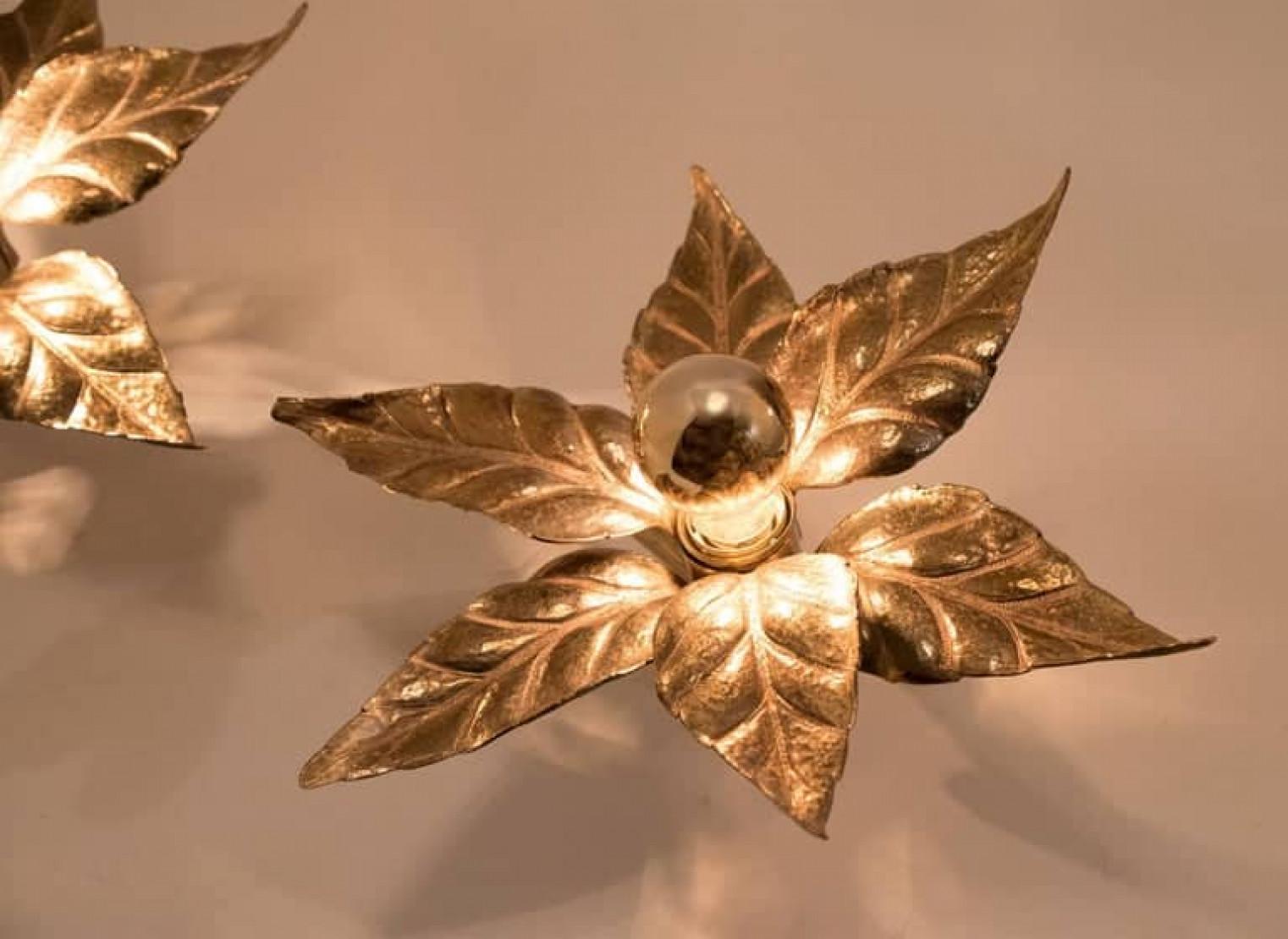 Paar massive Flower Wall Lights, Belgien, 1970 im Zustand „Gut“ im Angebot in Rijssen, NL