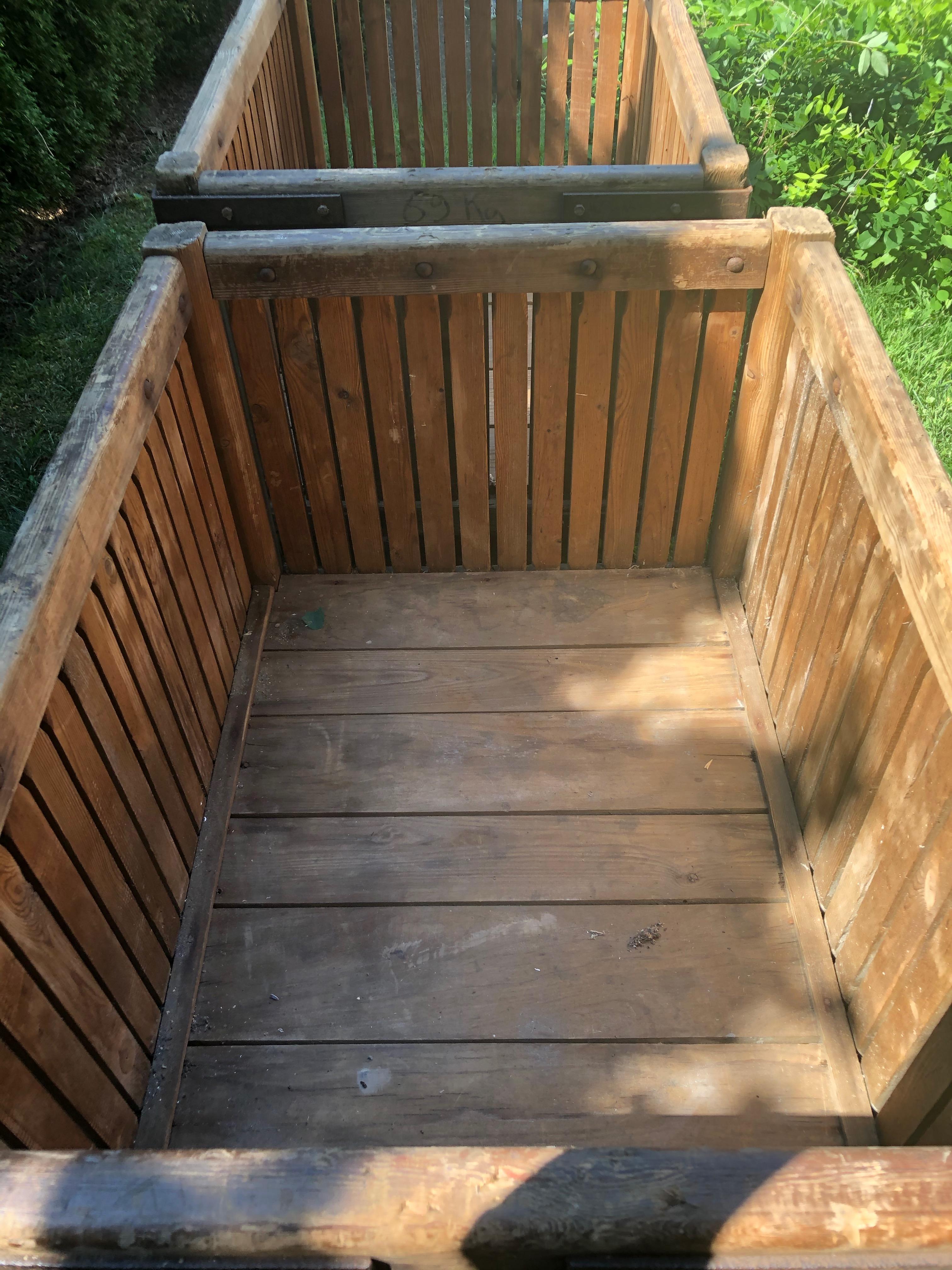 20th Century Pair of Massive French Pine Laundry Bins on Wheels as Planters For Sale