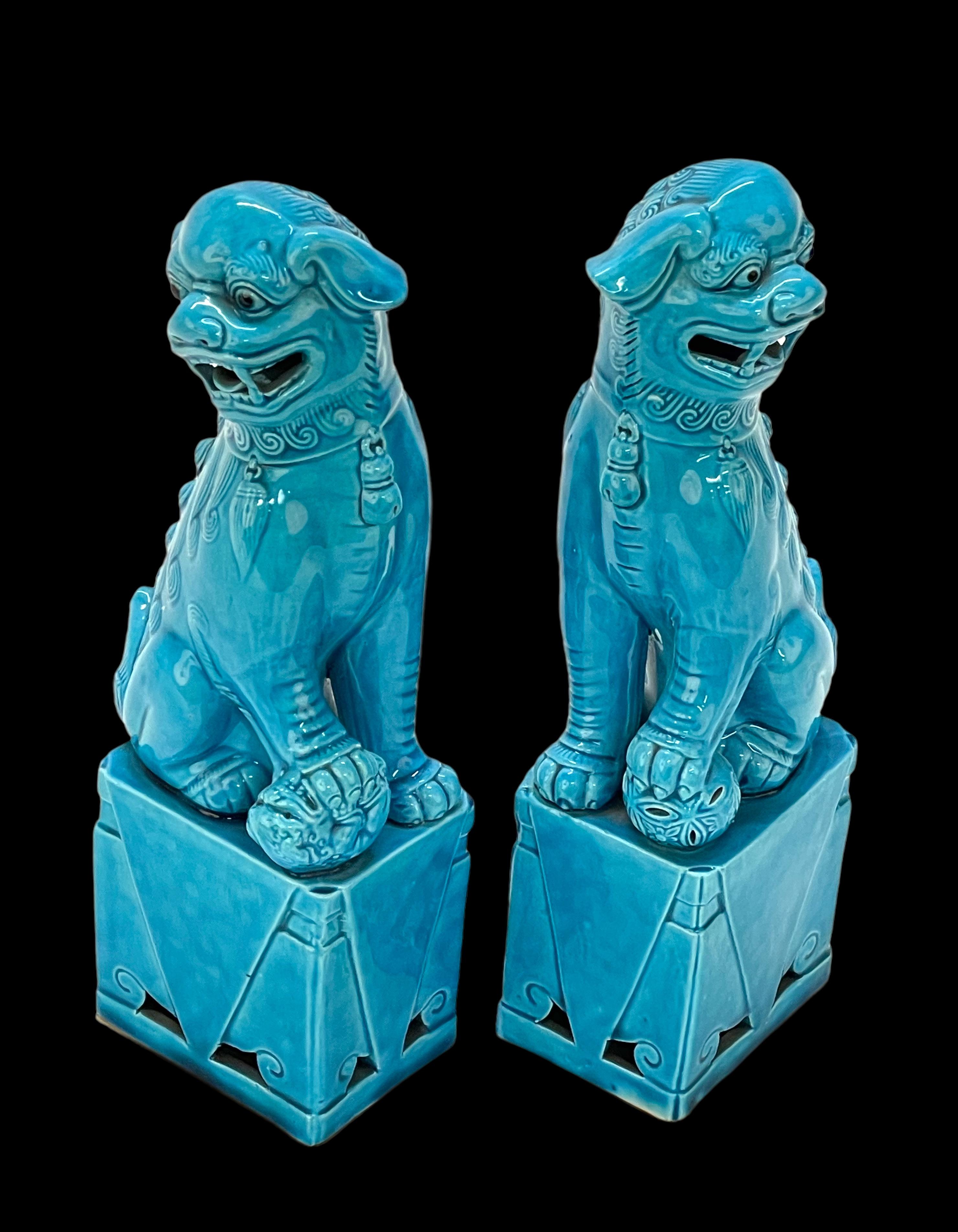 Pair of Massive Mid-Century Turquoise Blue Ceramic Foo Dogs Sculptures 1960s In Good Condition In Roma, IT