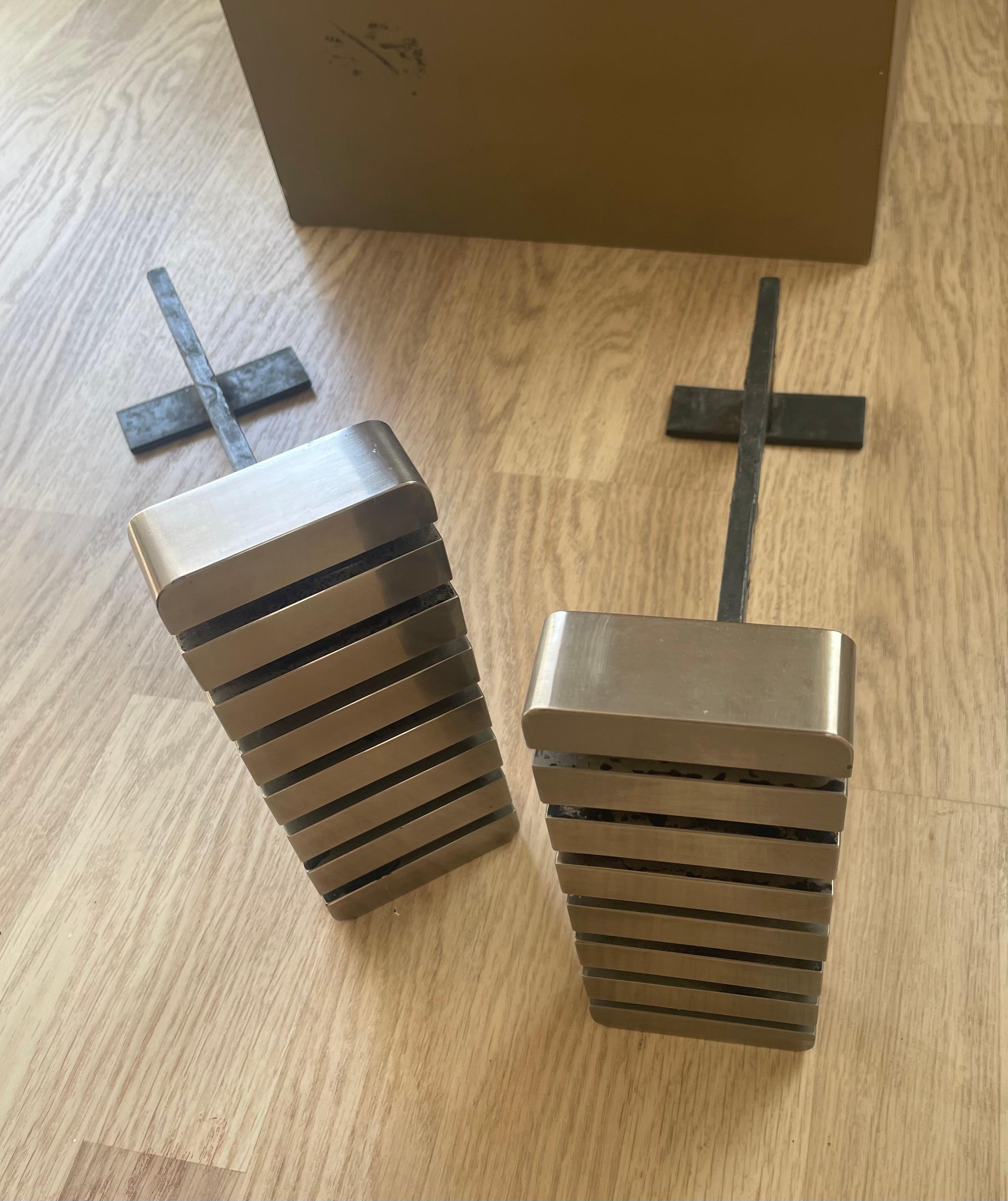 Ein Paar massiver modernistischer Androns, Donald Deskey zugeschrieben, USA 1930. (Mitte des 20. Jahrhunderts) im Angebot
