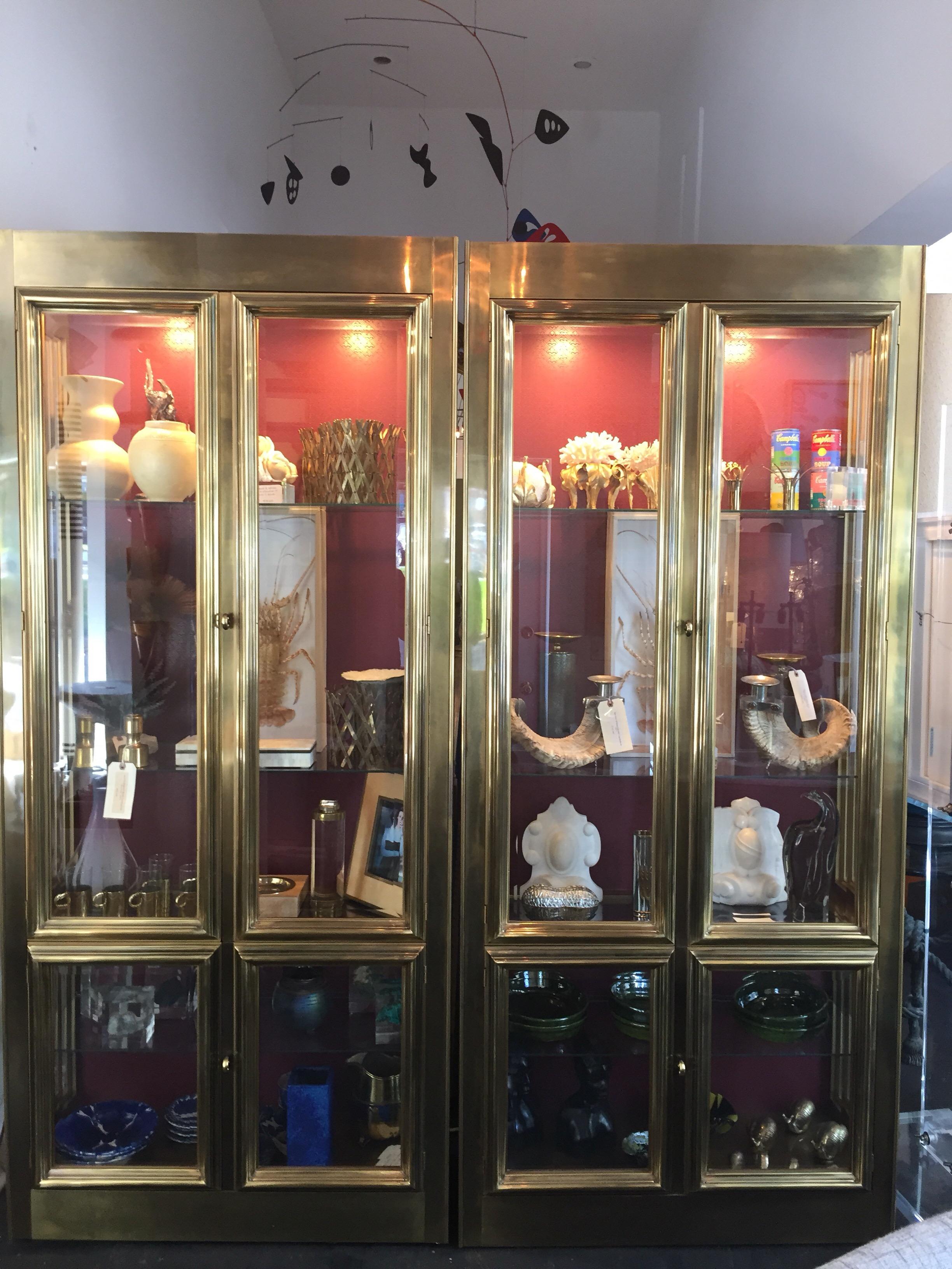 Hollywood Regency Pair of Mastercraft Brass Vitrines Display Cabinets 