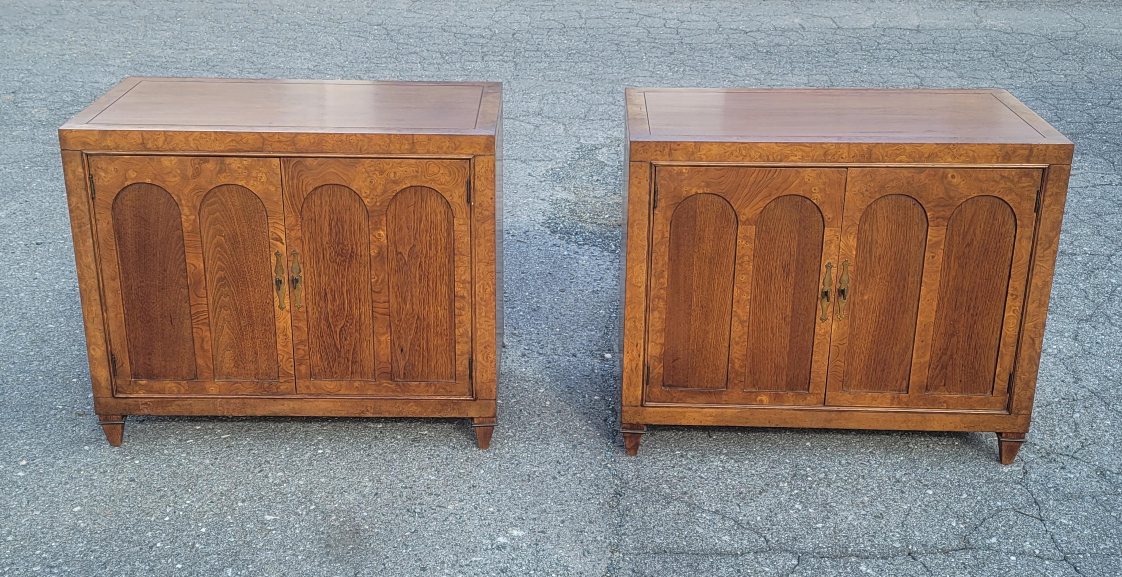 Pair of Mastercraft Burled and Walnut Colonnade Cabinets Credenza Buffet Server For Sale 6