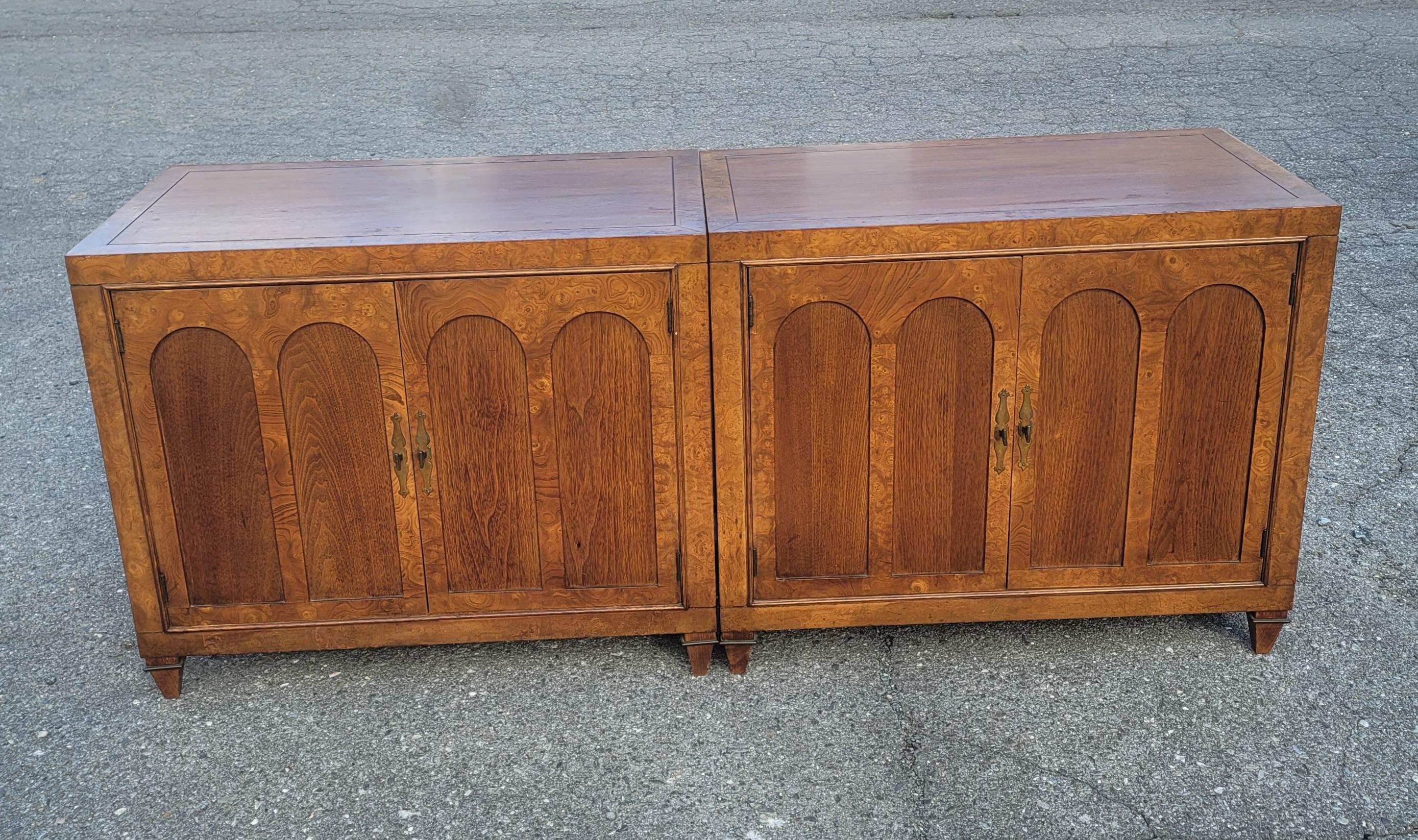 Mid-Century Modern Pair of Mastercraft Burled and Walnut Colonnade Cabinets Credenza Buffet Server For Sale