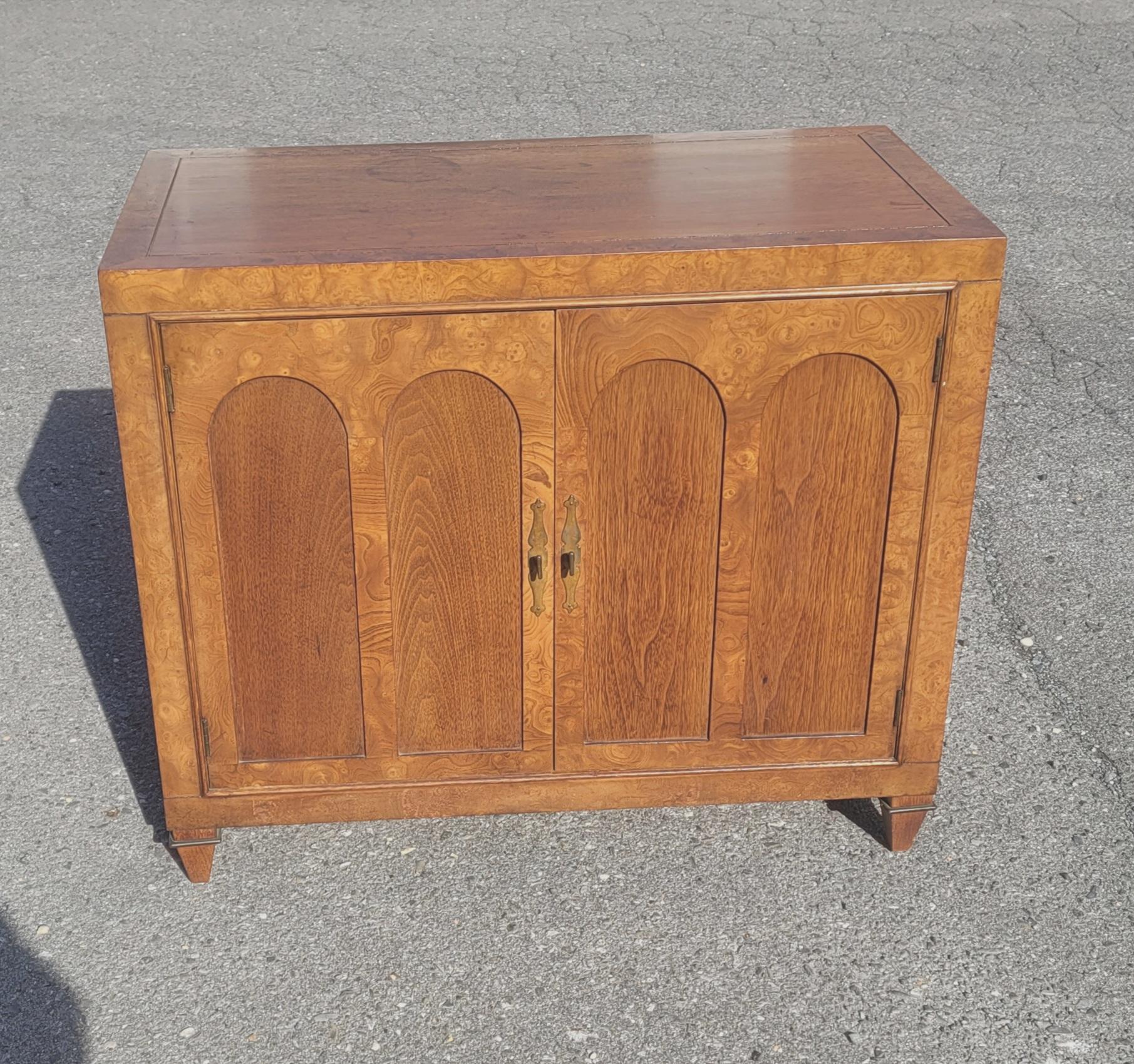 American Pair of Mastercraft Burled and Walnut Colonnade Cabinets Credenza Buffet Server For Sale