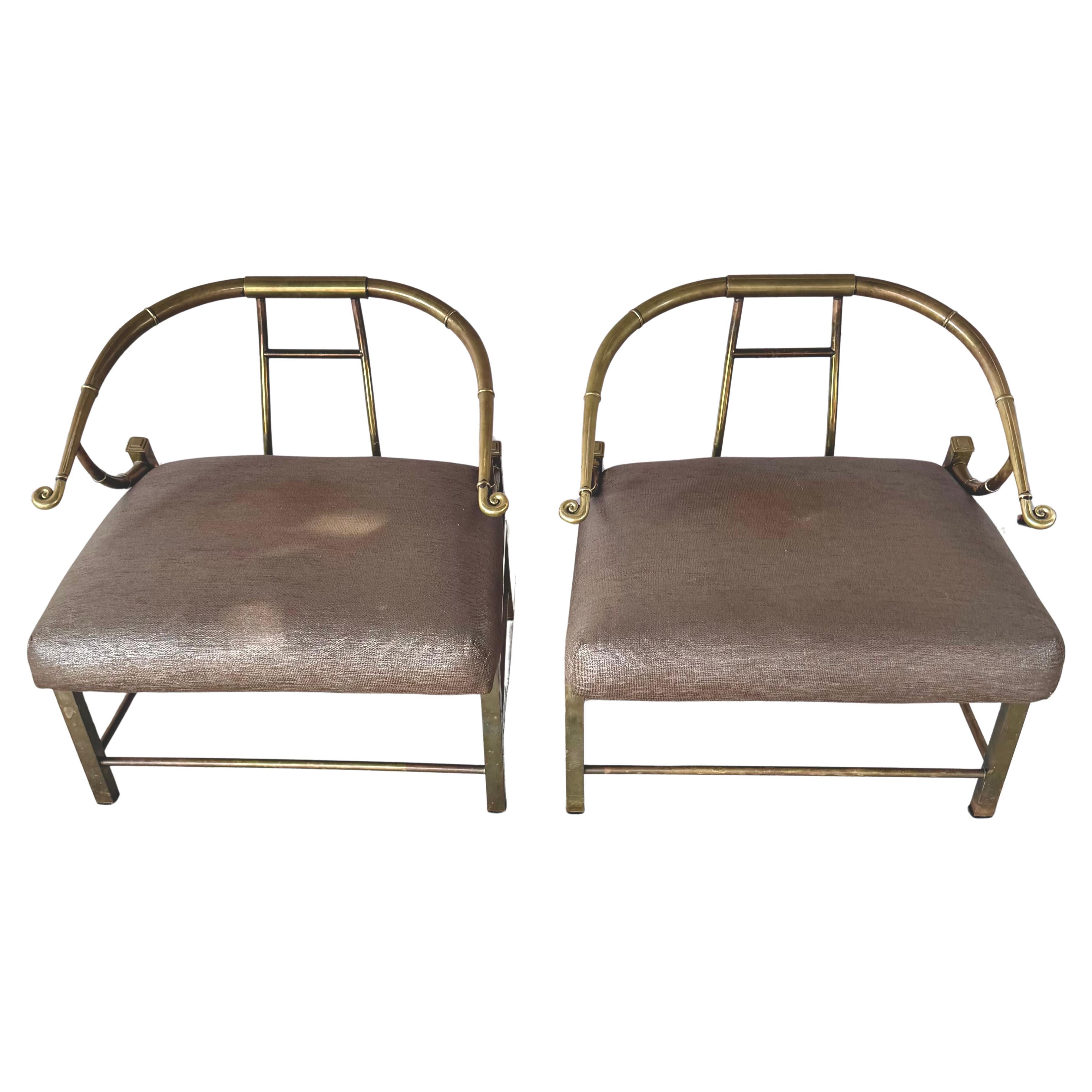 Ein Paar Mastercraft-Sessel aus den 1960er Jahren ist ein Beispiel für italienisches Design aus der Mitte des Jahrhunderts. Die anmutig geschwungene Rückenlehne und die aus massivem Messing geformten Armlehnen mit Bambusimitatmotiv verleihen den