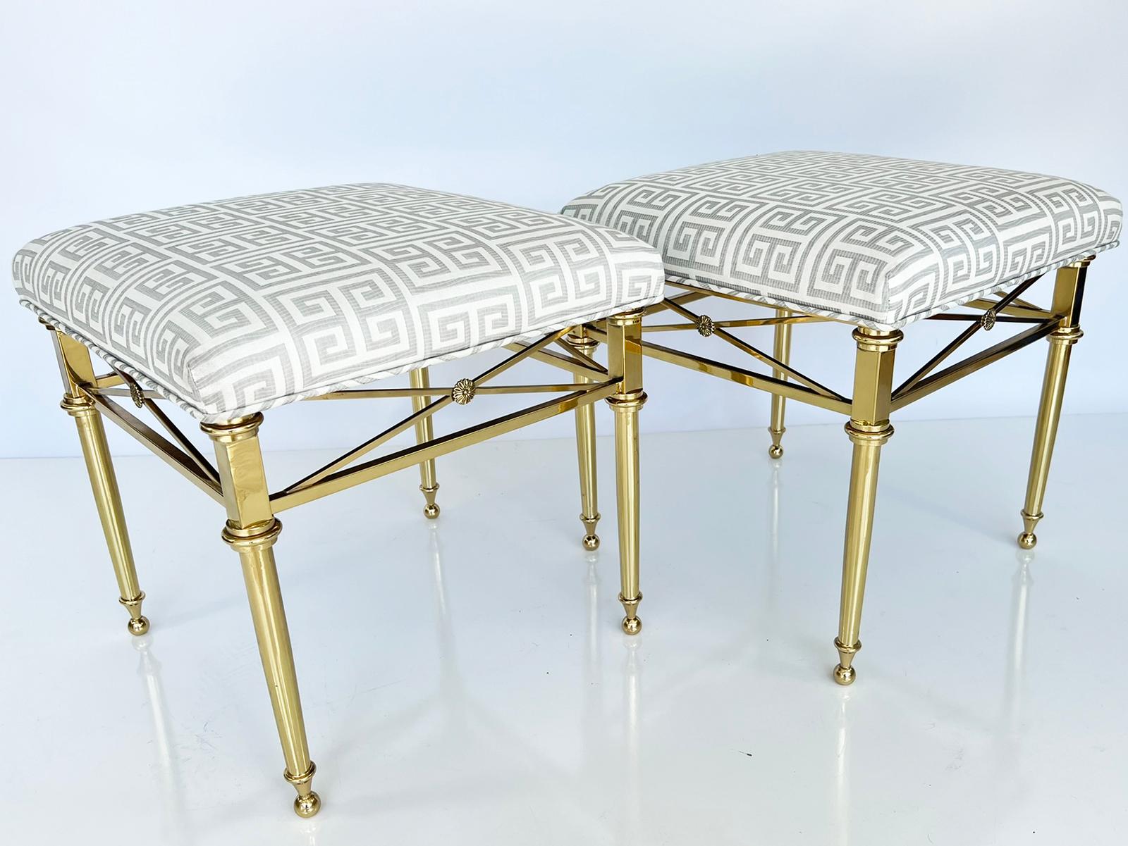 Pair of Mastercraft Style Polished Brass Stools In Good Condition For Sale In West Palm Beach, FL