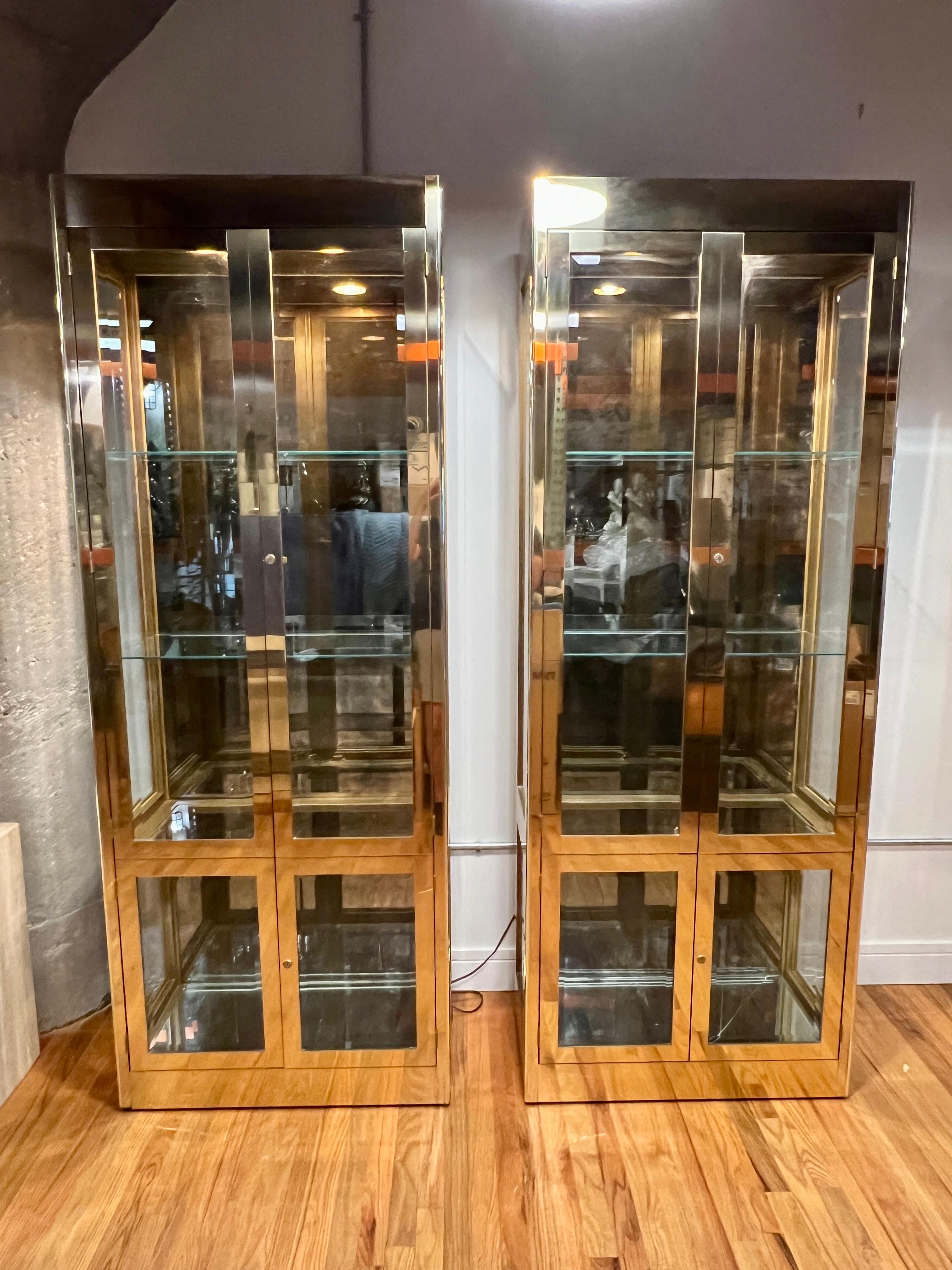 American Pair of Mastercraft Vitrine Display Cabinets or Etageres For Sale
