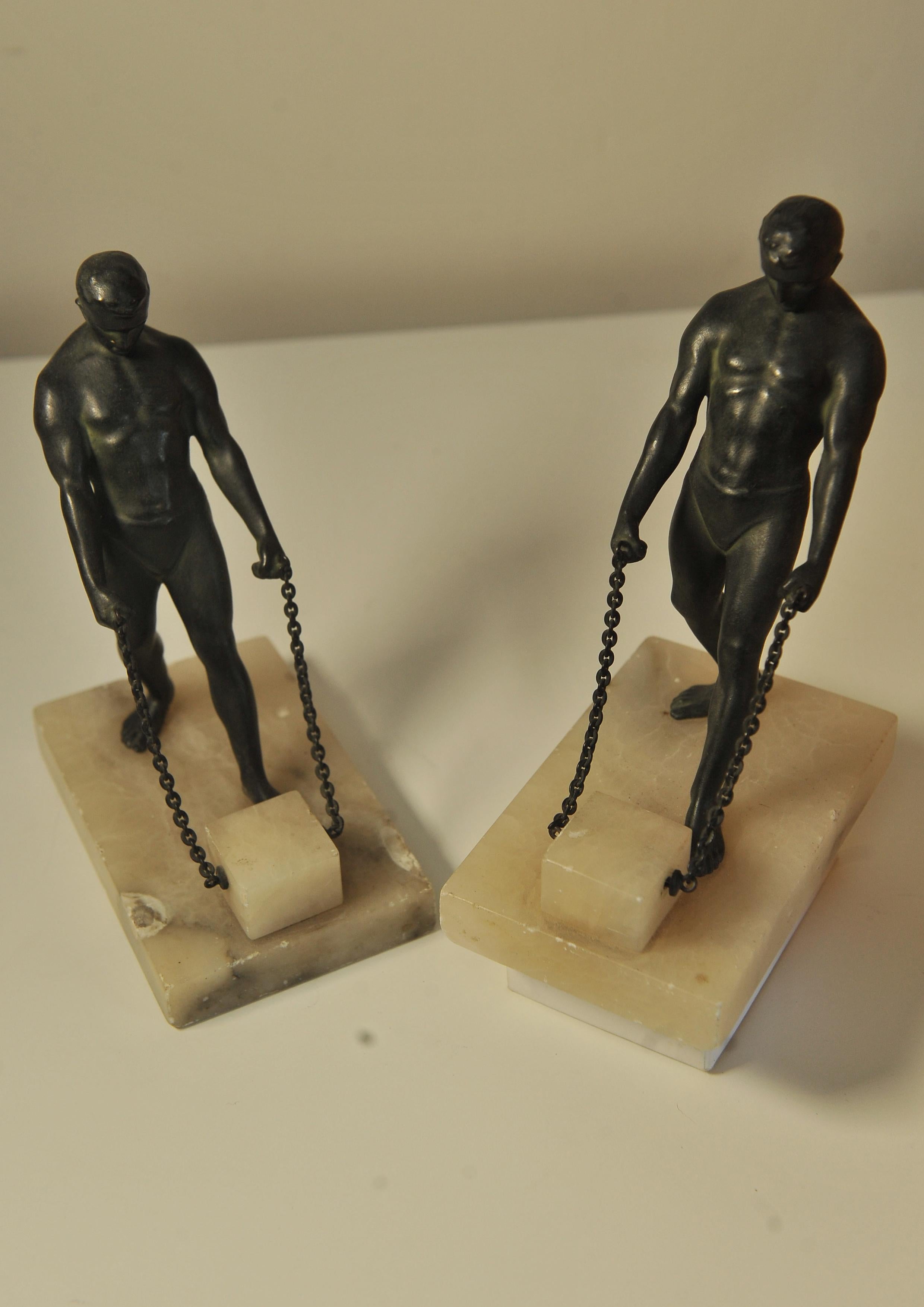  Paire de serre-livres assortis Grand Tour Bronze Figurine masculine Greco sur socle en albâtre  en vente 4