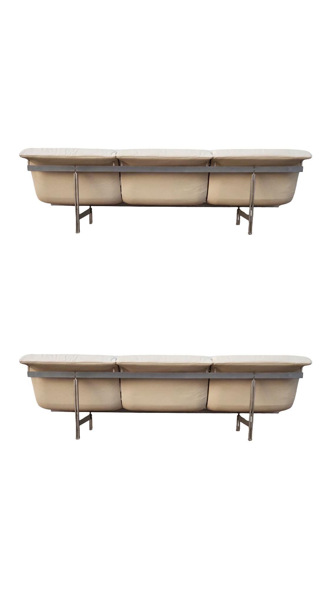 Mid-Century Modern Pair of Matching Giovanni Offredi for Saporiti Leather Wave Sofas For Sale