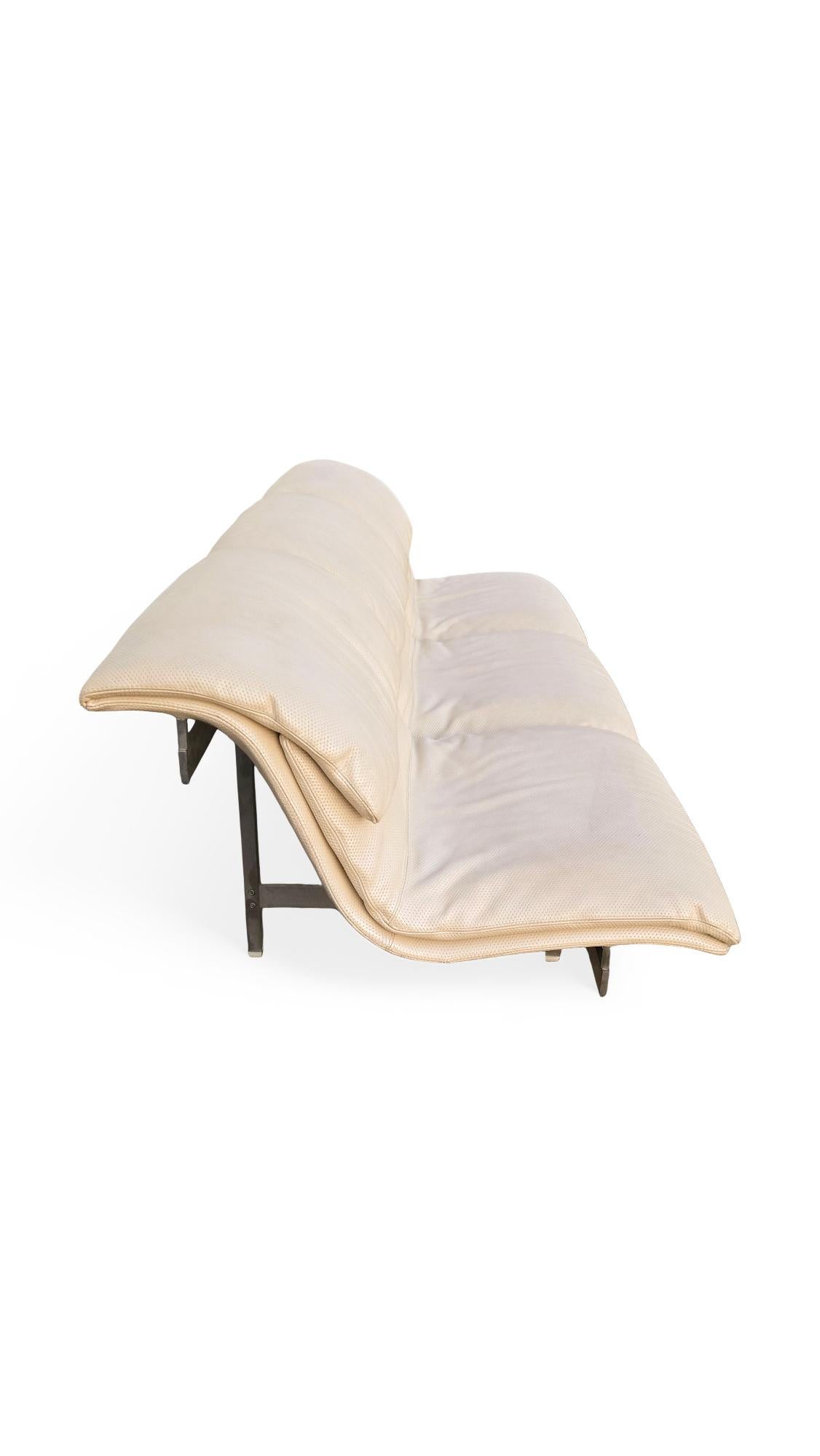Pair of Matching Giovanni Offredi for Saporiti Leather Wave Sofas In Good Condition For Sale In Middlesex, NJ