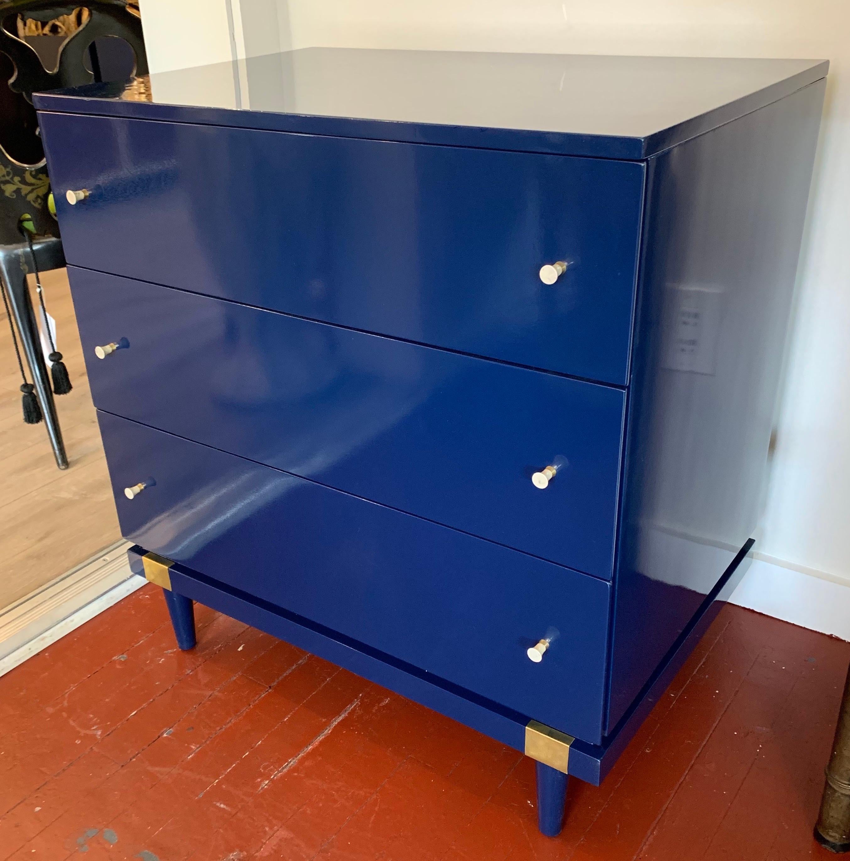 Pair of Matching Mengel Blue Lacquered Raymond Loewy Chest of Drawers Dressers In Good Condition In West Hartford, CT