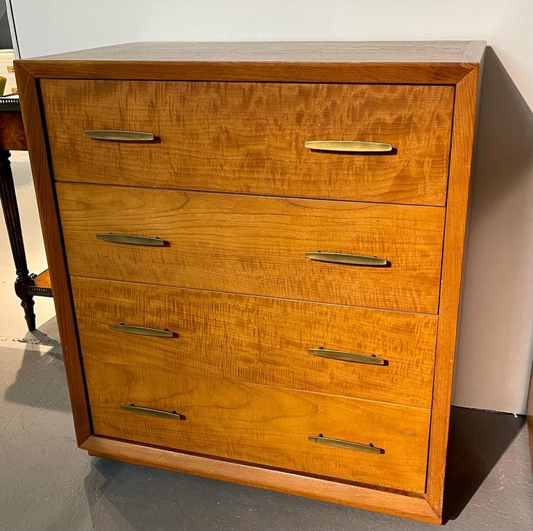 Pair of Matching MidCentury Dressers Chest of Drawers For Sale at